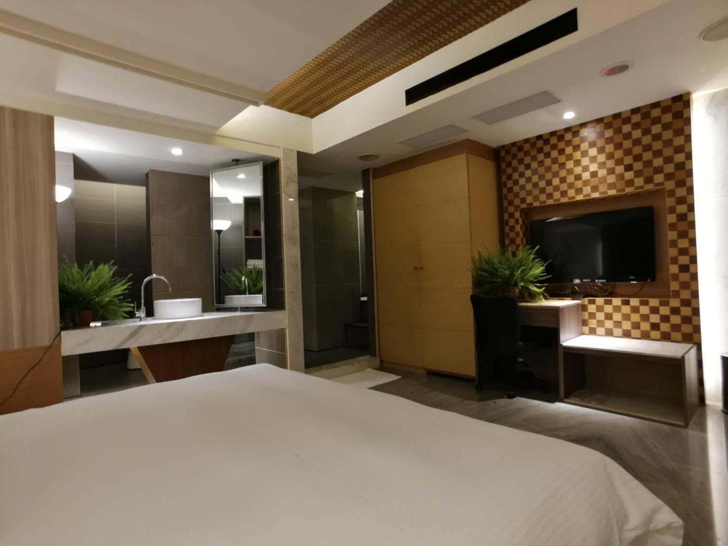 Michelle hotel