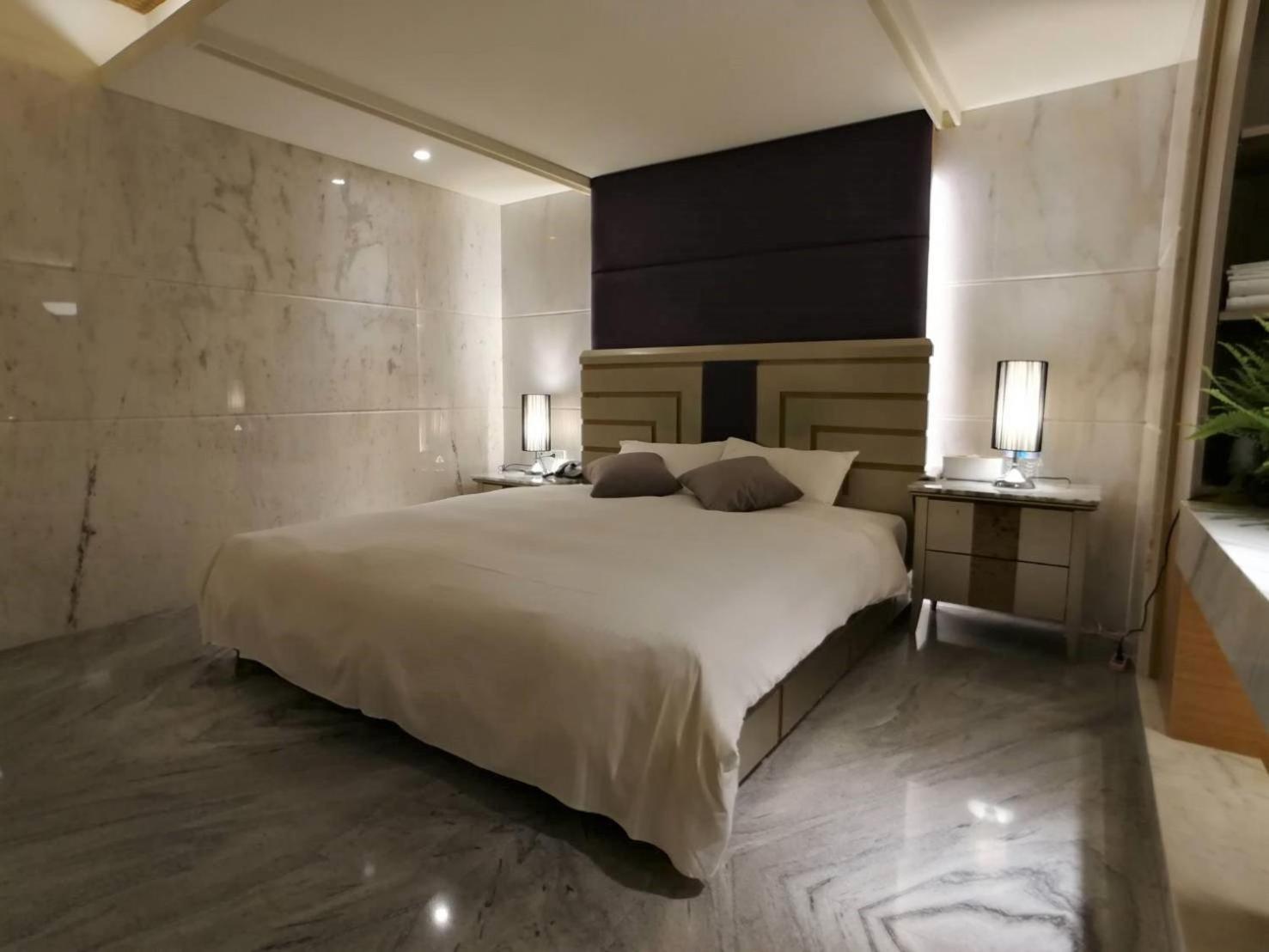 Michelle hotel