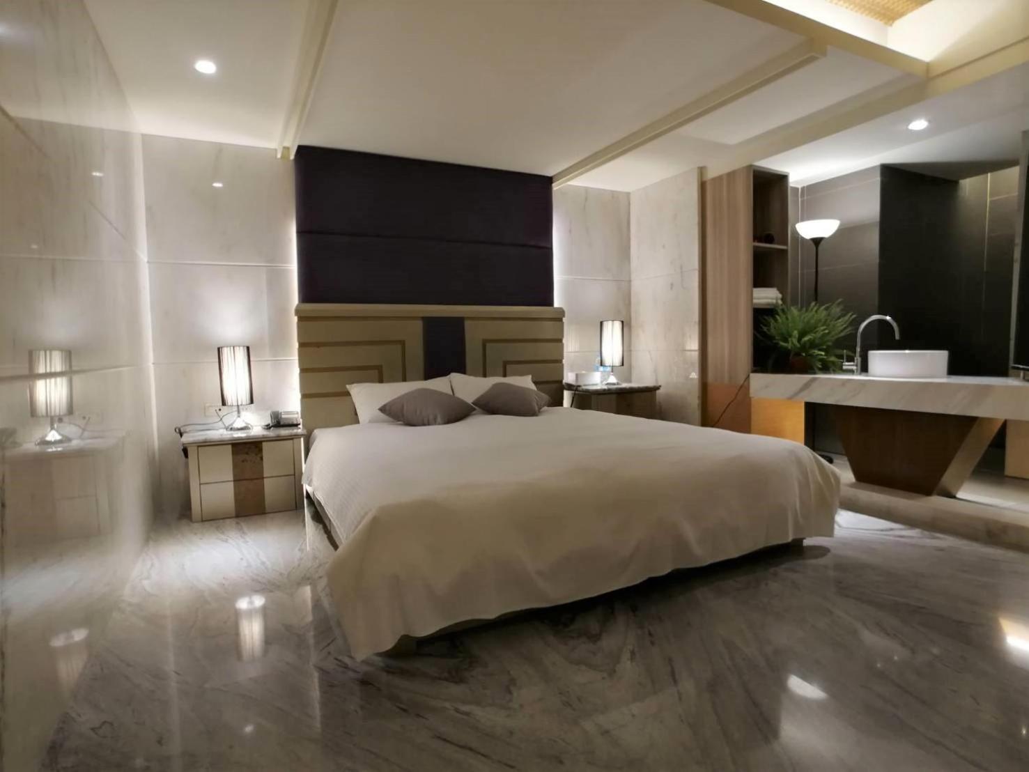 Michelle hotel