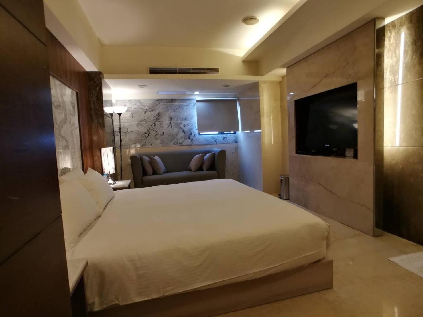 Michelle hotel