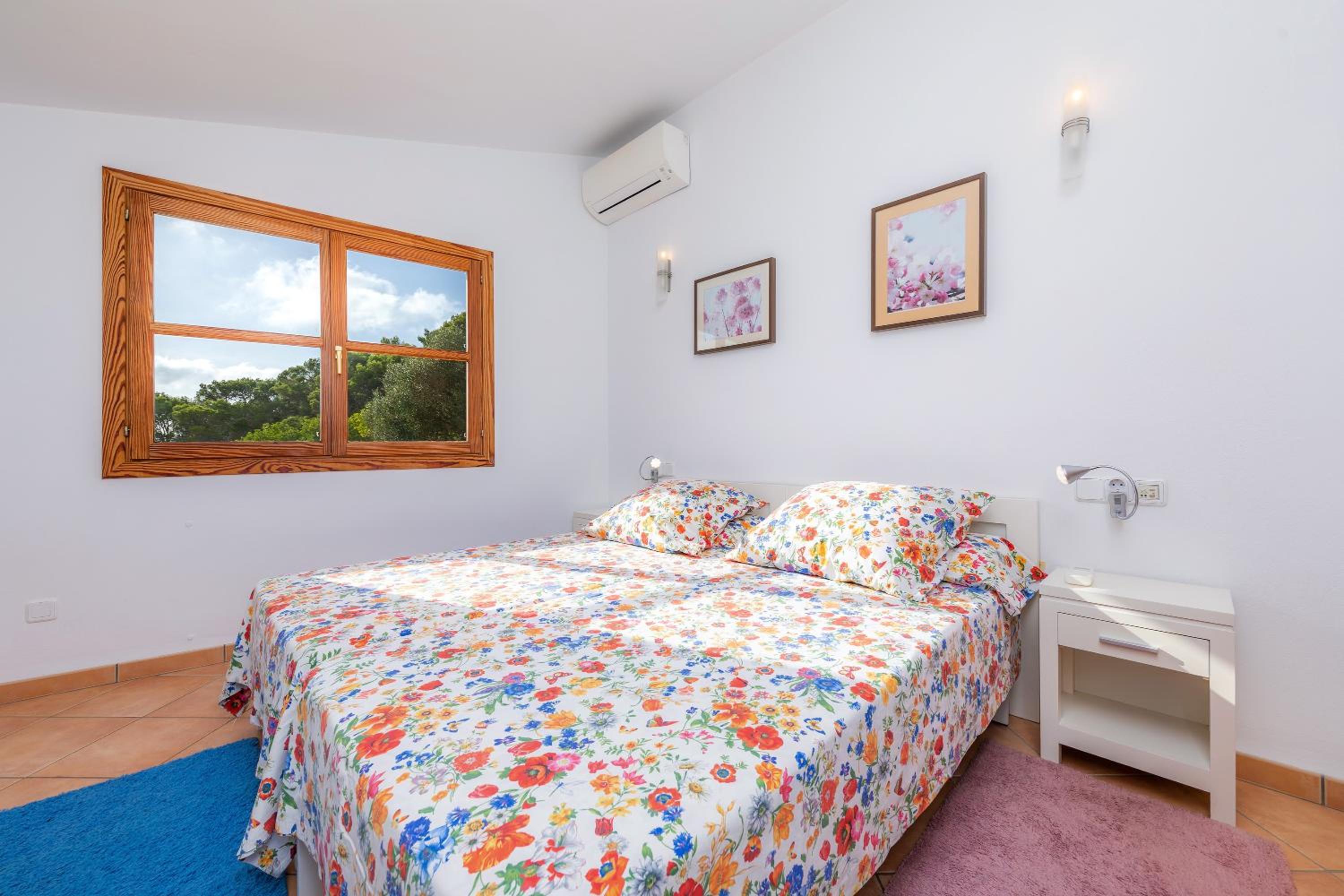 Son Llodra en Son Macia — bedroom