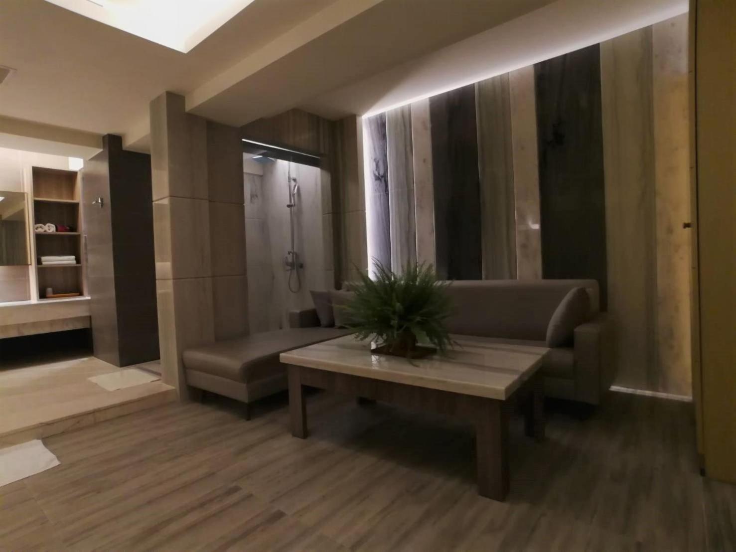 Michelle hotel