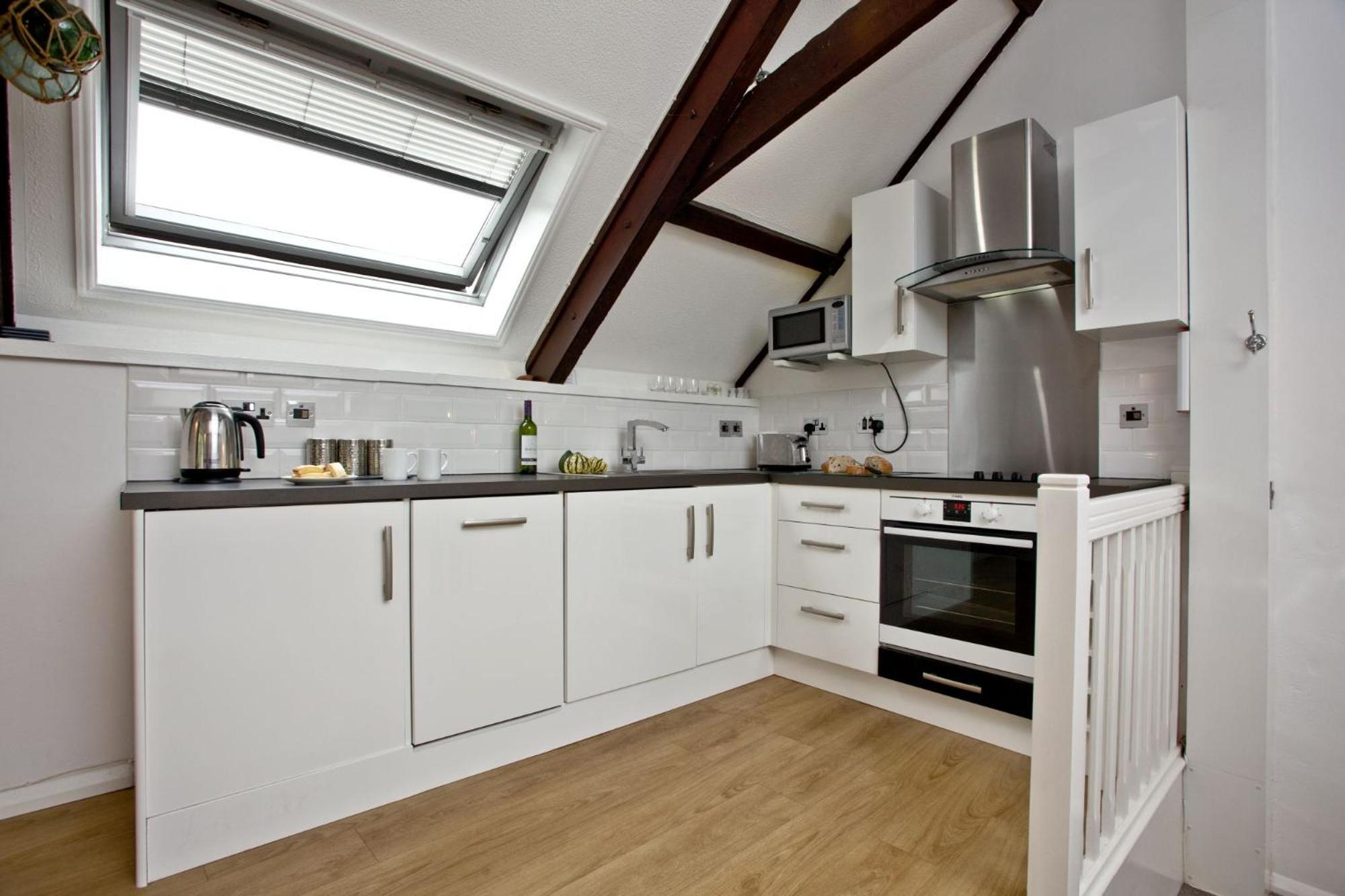 Anchor Cottage, Strete, Dartmouth - 1 Pet Accepted - Free WiFi & Parking view 4