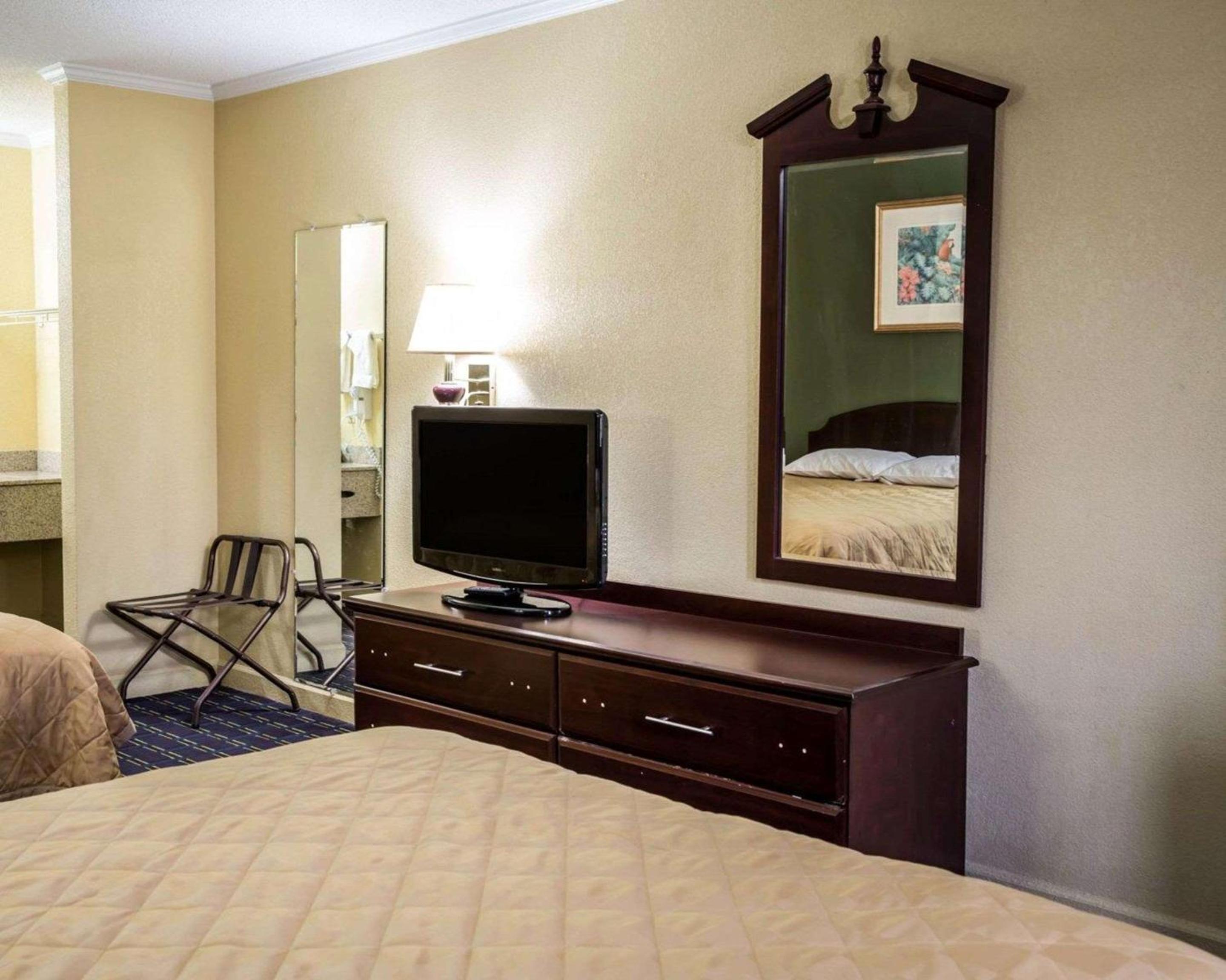 Rodeway Inn & Suites Plymouth Hwy 64, 写真 25
