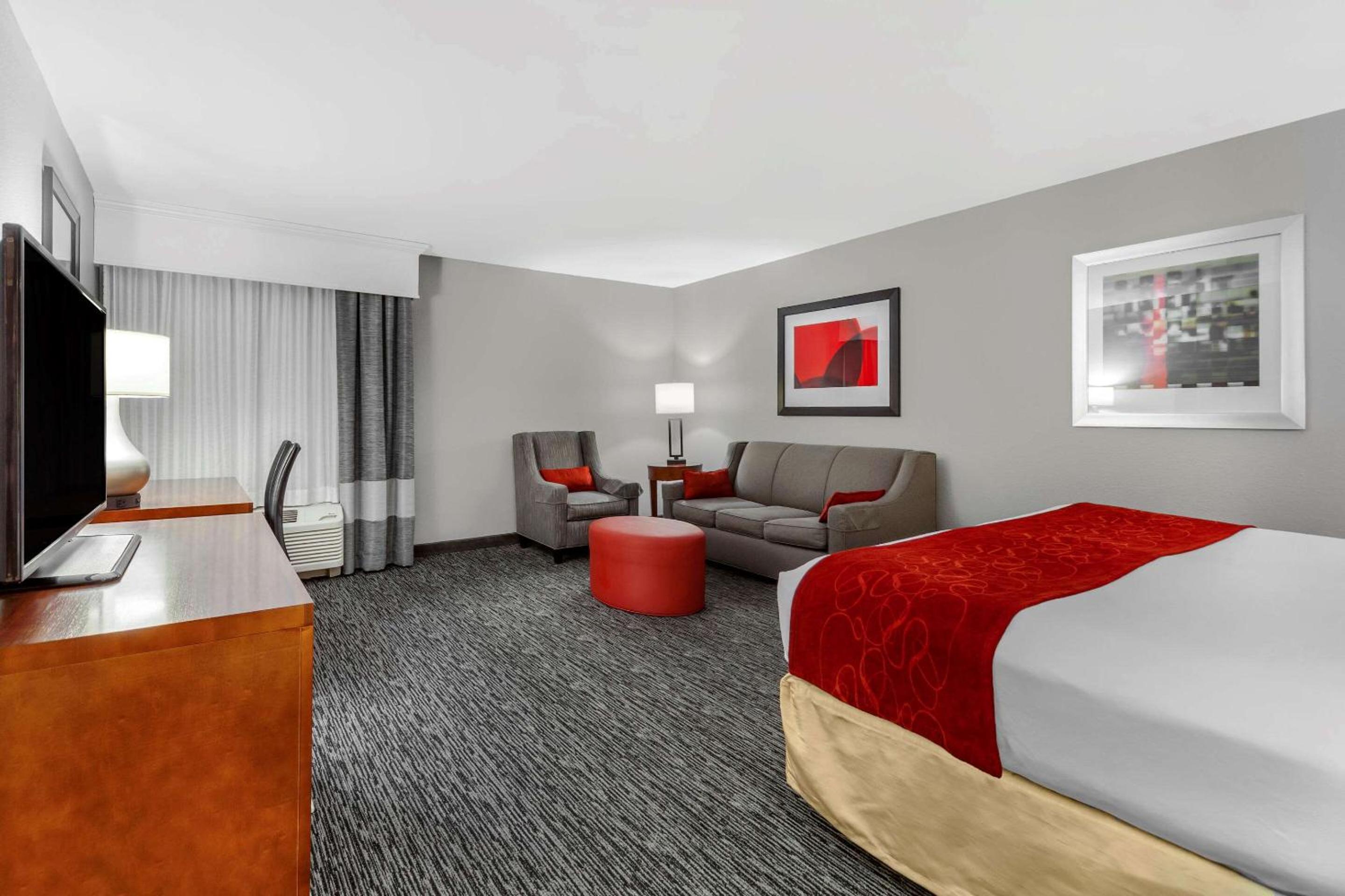 Kearney Vacations - Comfort Inn Kearney I-80 - Property Image 6
