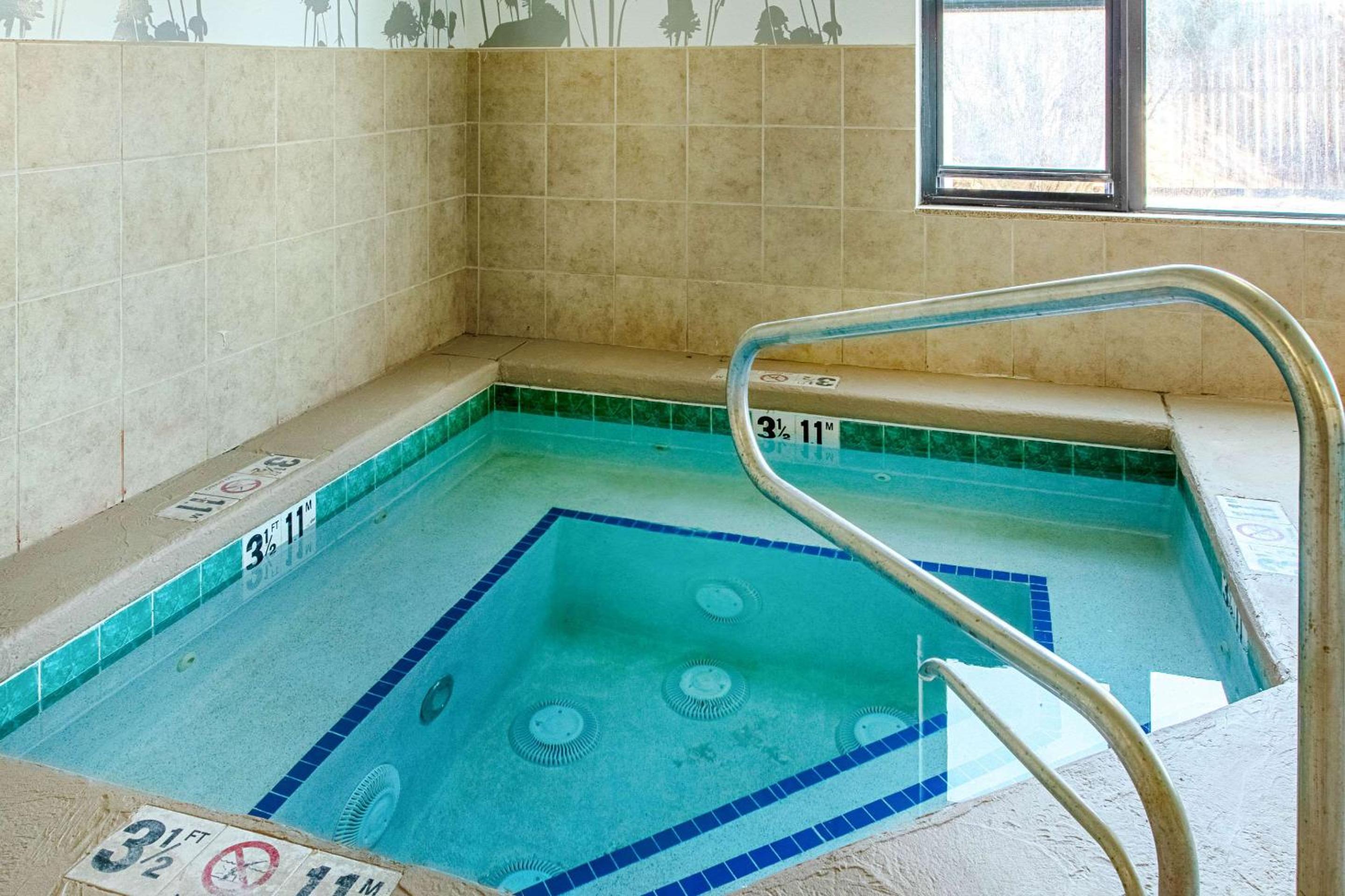 Hobbs Vacations - Sleep Inn  Suites - Property Image 1