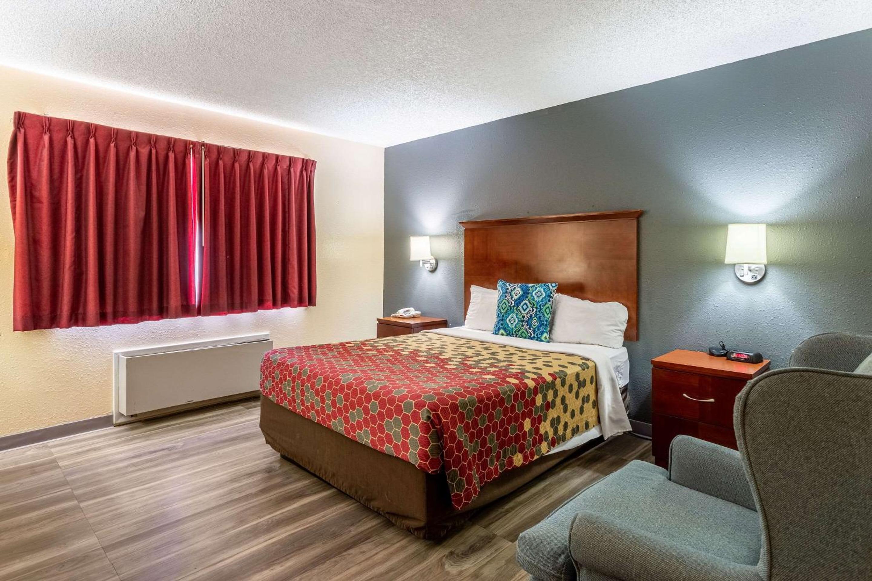 Econo Lodge Gallup West view 5