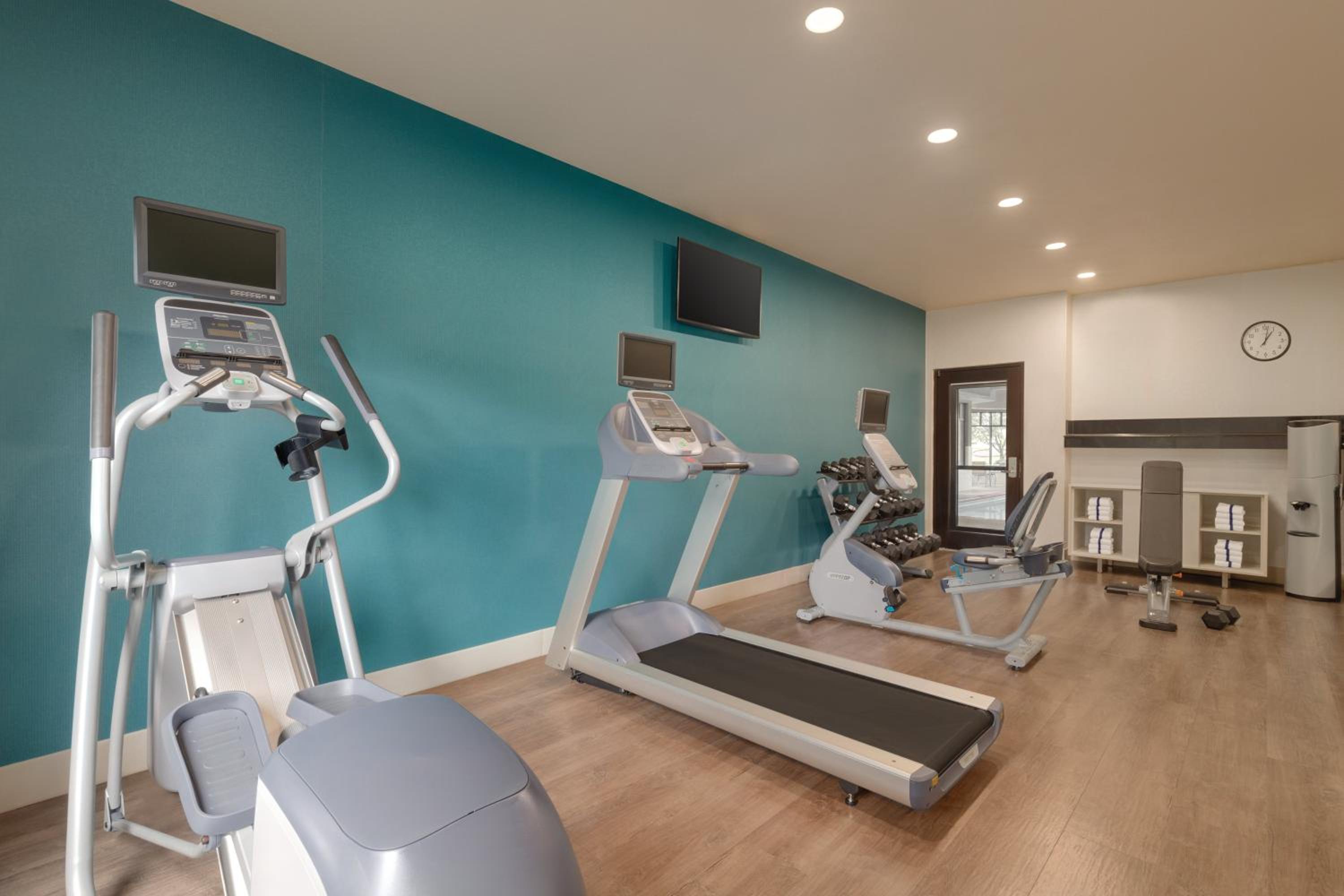 Clemson Vacations - Holiday Inn Express Hotel  Suites Lavonia, an IHG Hotel - Property Image 4