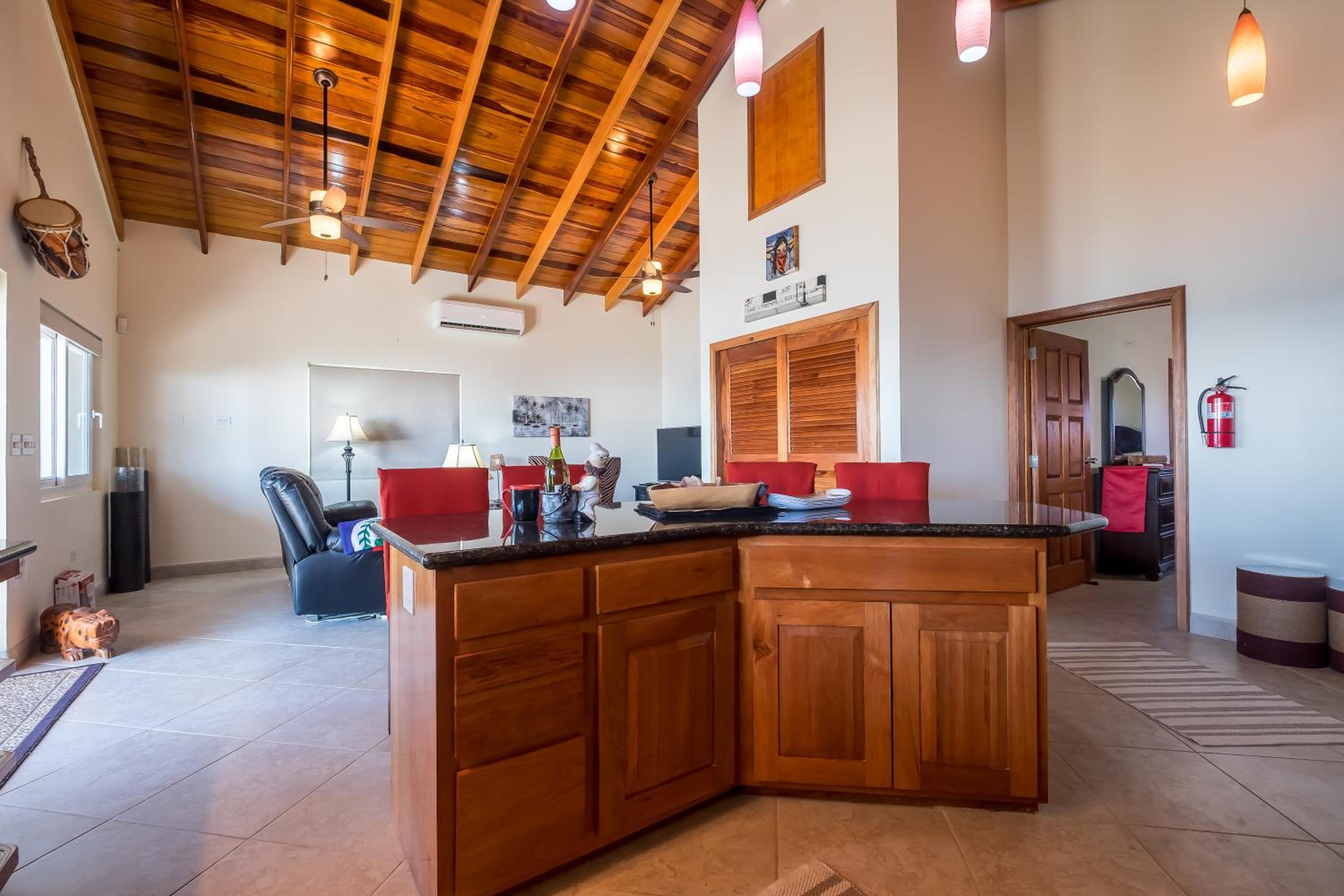 La Perla Azul Beach House with Pool