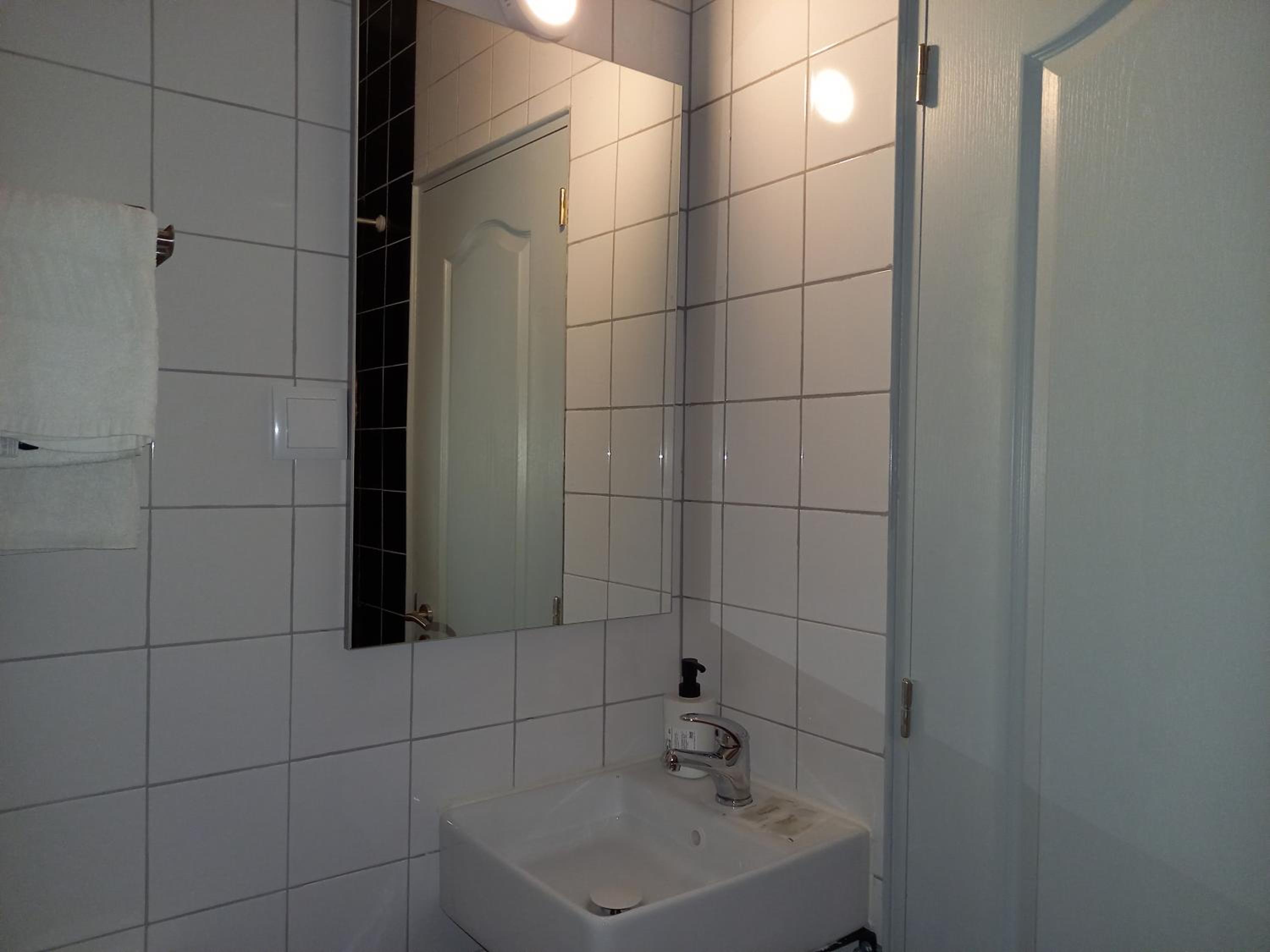Fado Bed & Breakfast - Santos view 2