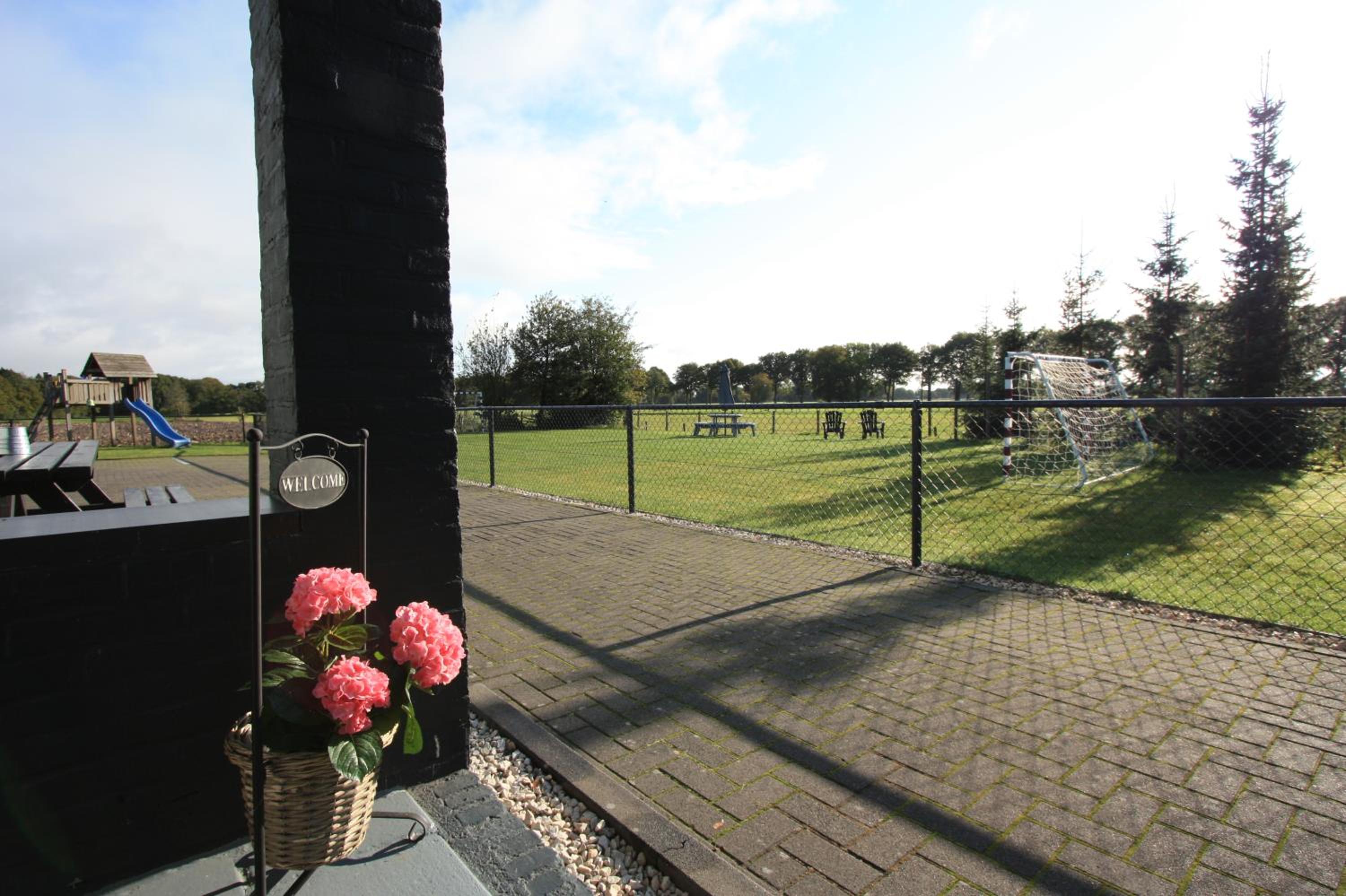 4 persoons appartement - ook te boeken voor 6 personen! view 2