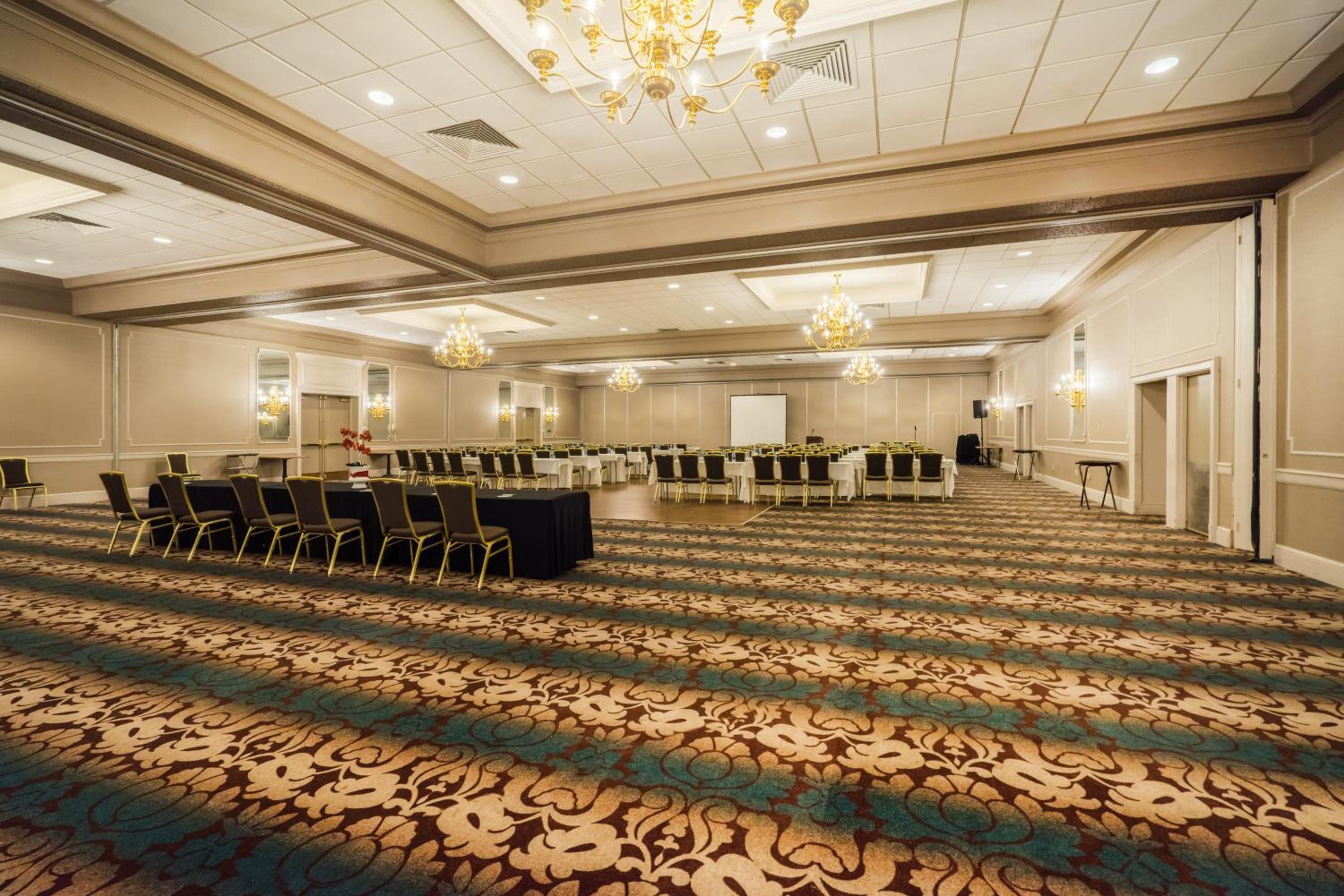Mansfield Vacations - enVision Hotel  Conference Center Mansfield-Foxboro - Property Image 12