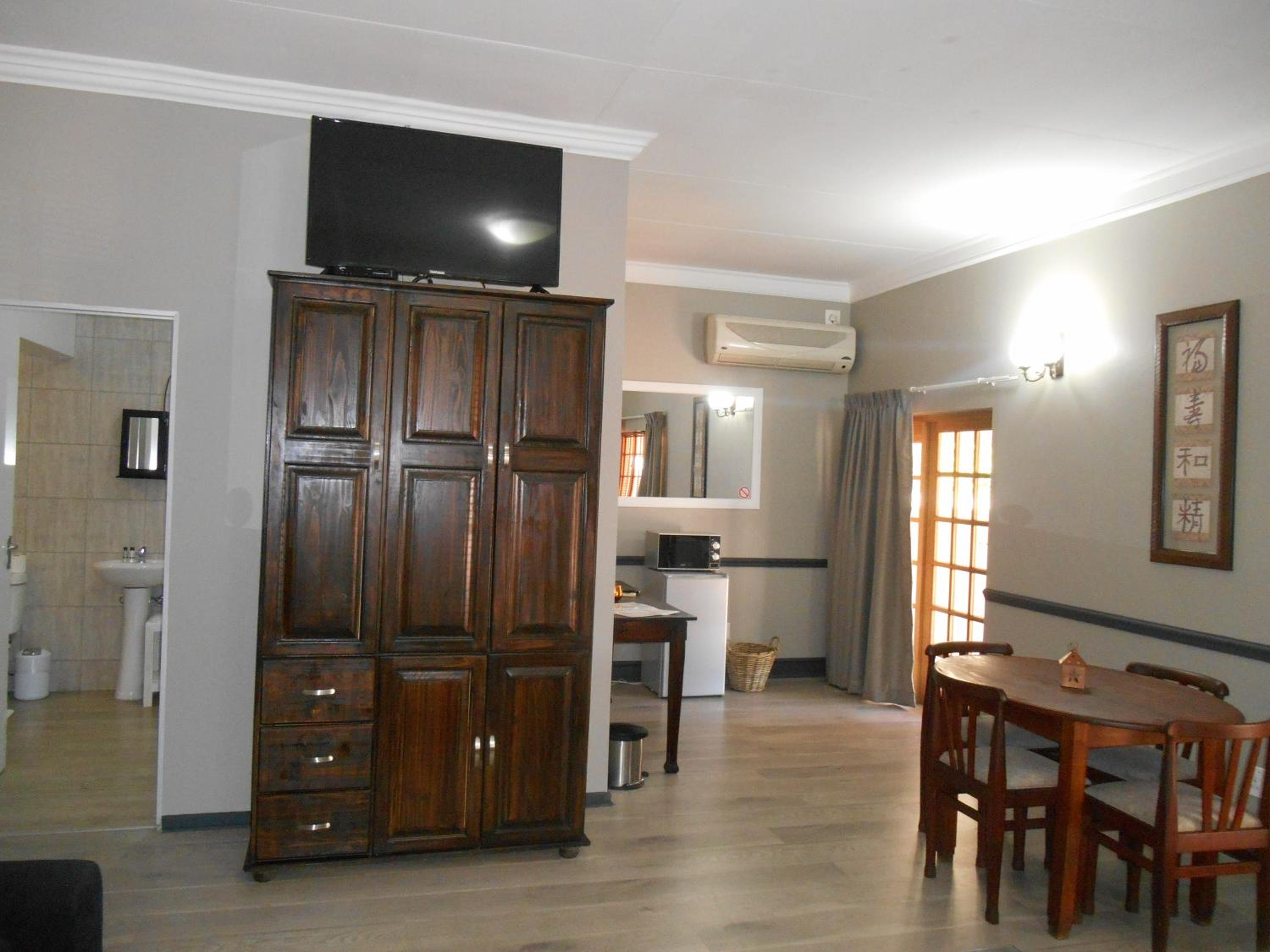 Oakwood Lodge