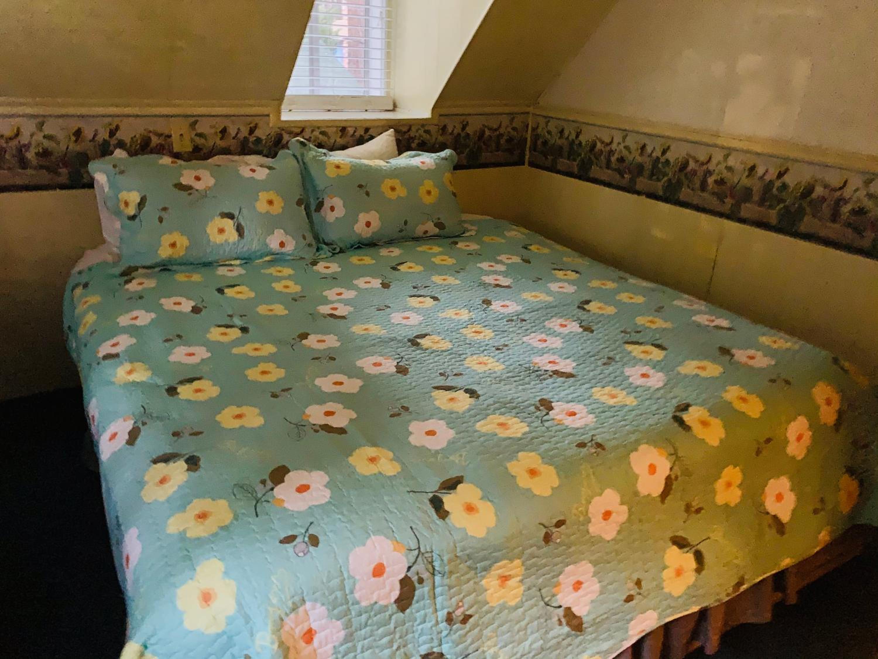 Grey Squirrel Resort