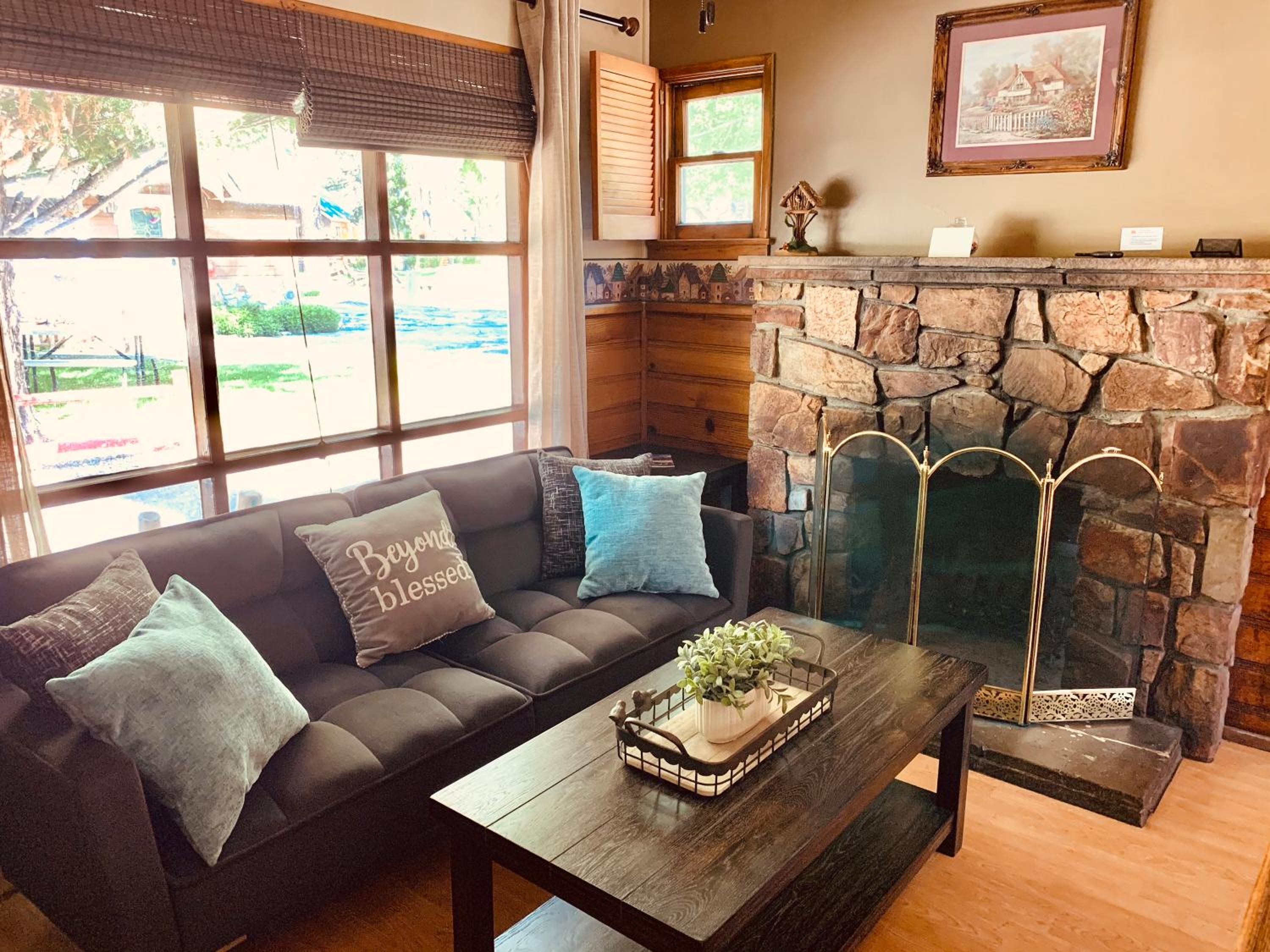 Grey Squirrel Resort