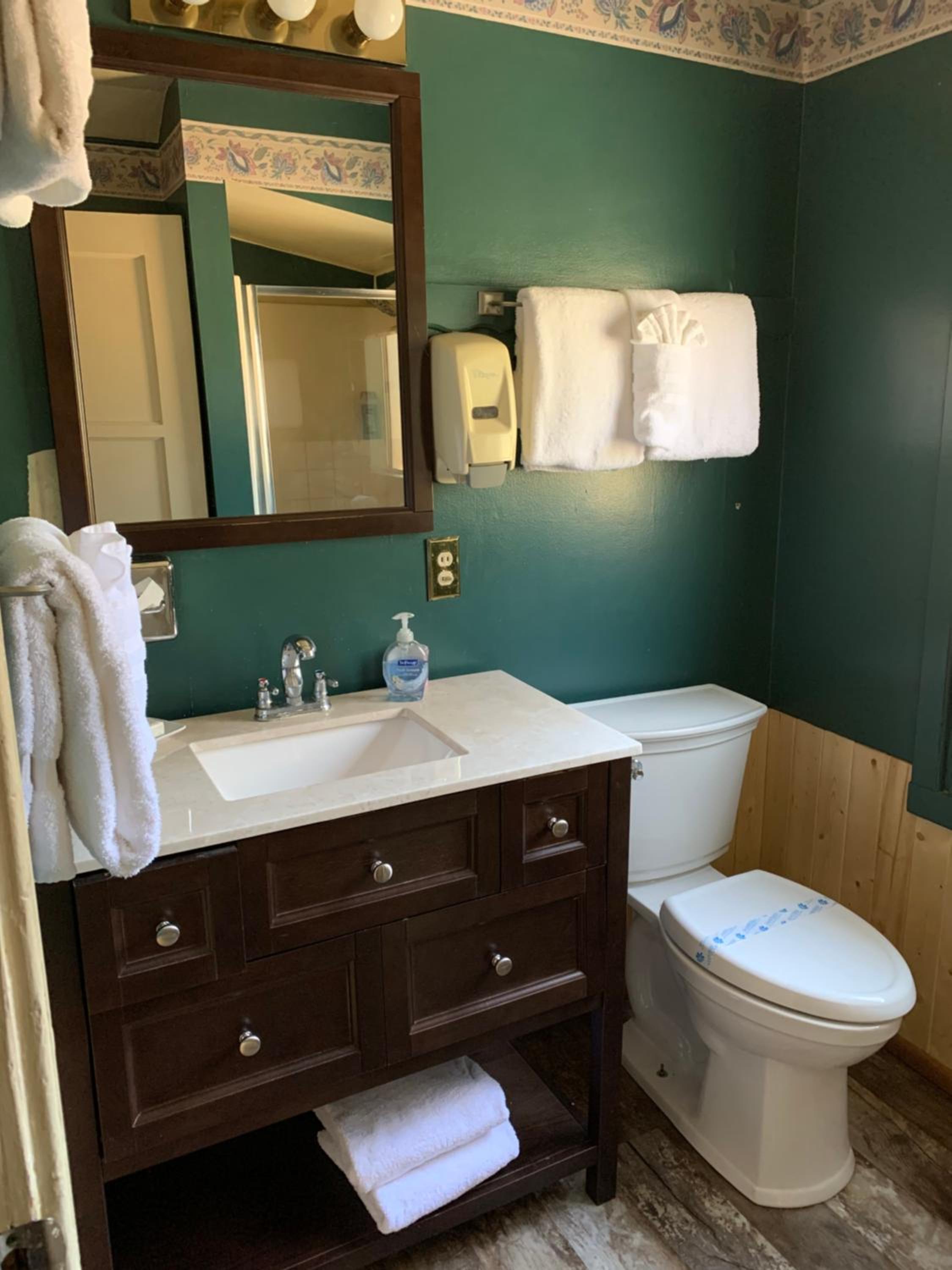 Grey Squirrel Resort
