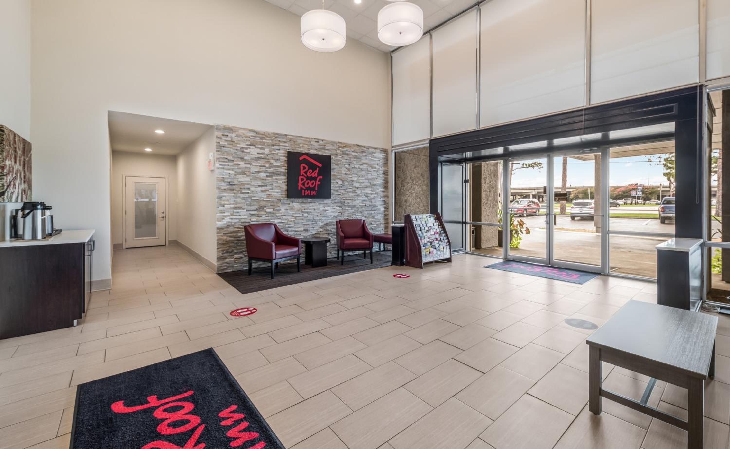 Red Roof Inn Lewisville - Property Image 4