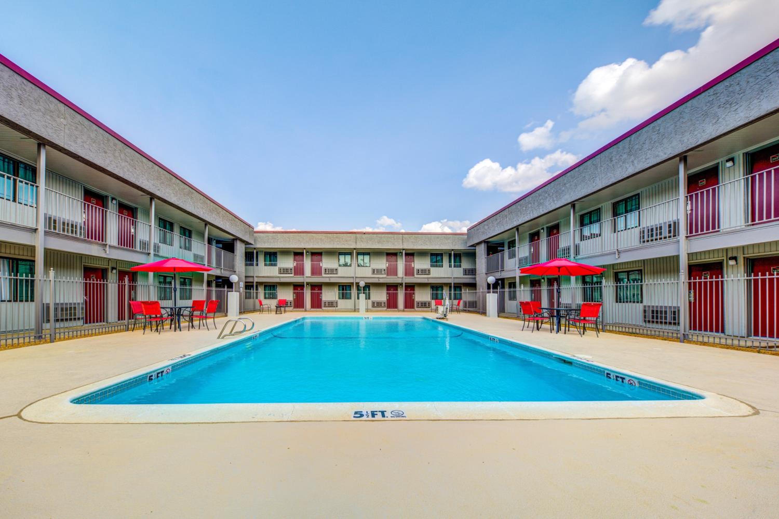 Red Roof Inn Lewisville - Property Image 11