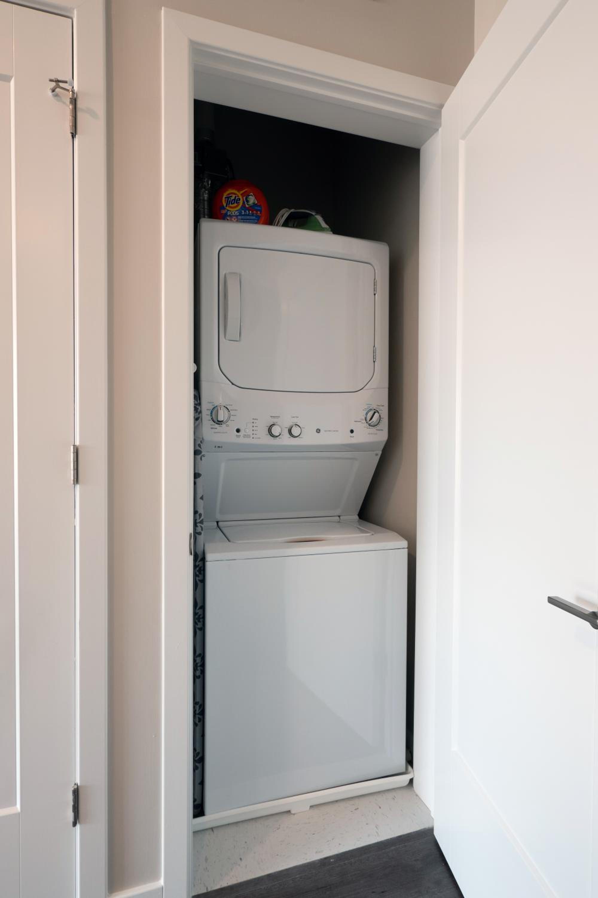 New Haven Vacations - Luxury Furnished Apartments by Hyatus Downtown at Yale - Property Image 14
