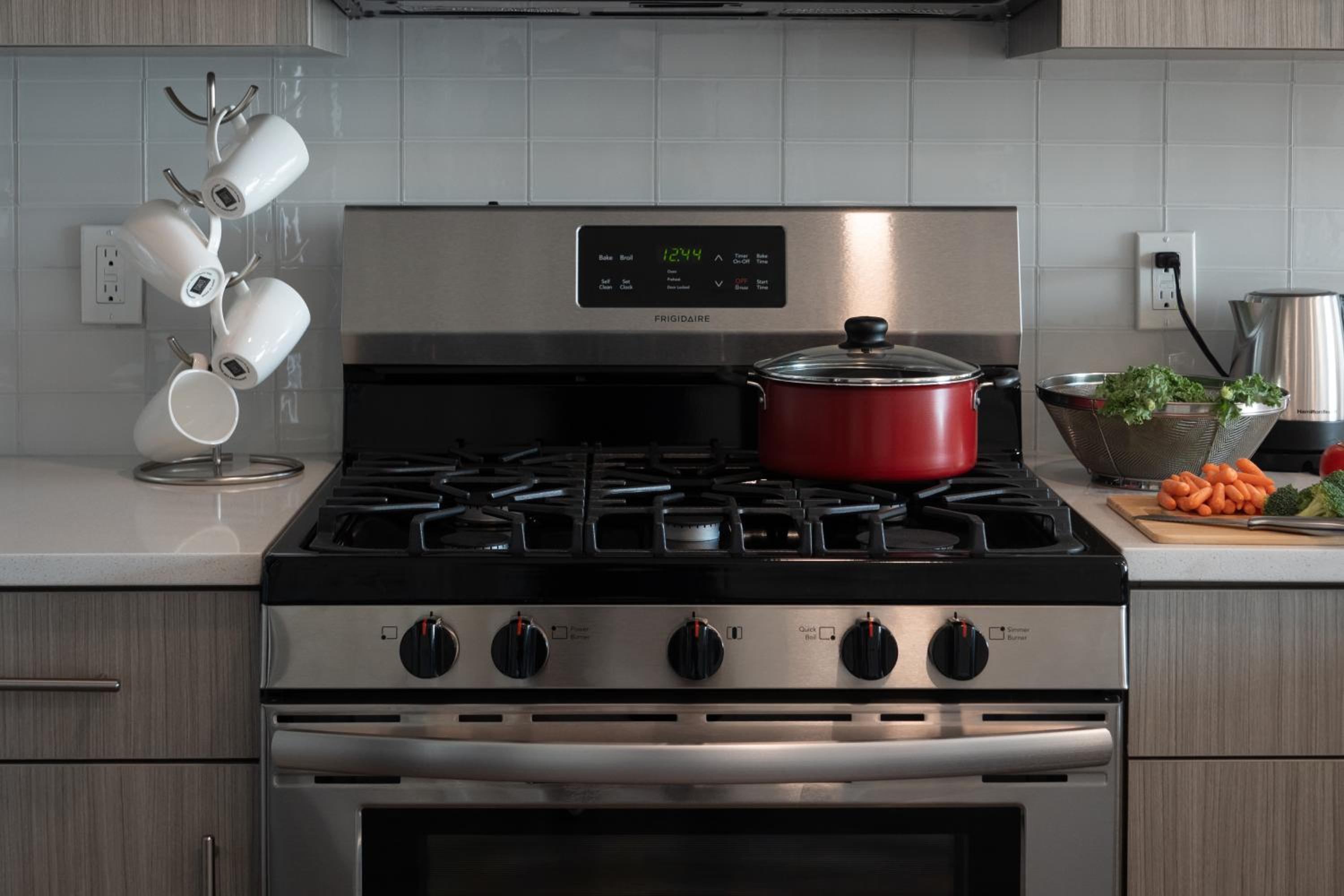 New Haven Vacations - Luxury Furnished Apartments by Hyatus Downtown at Yale - Property Image 2