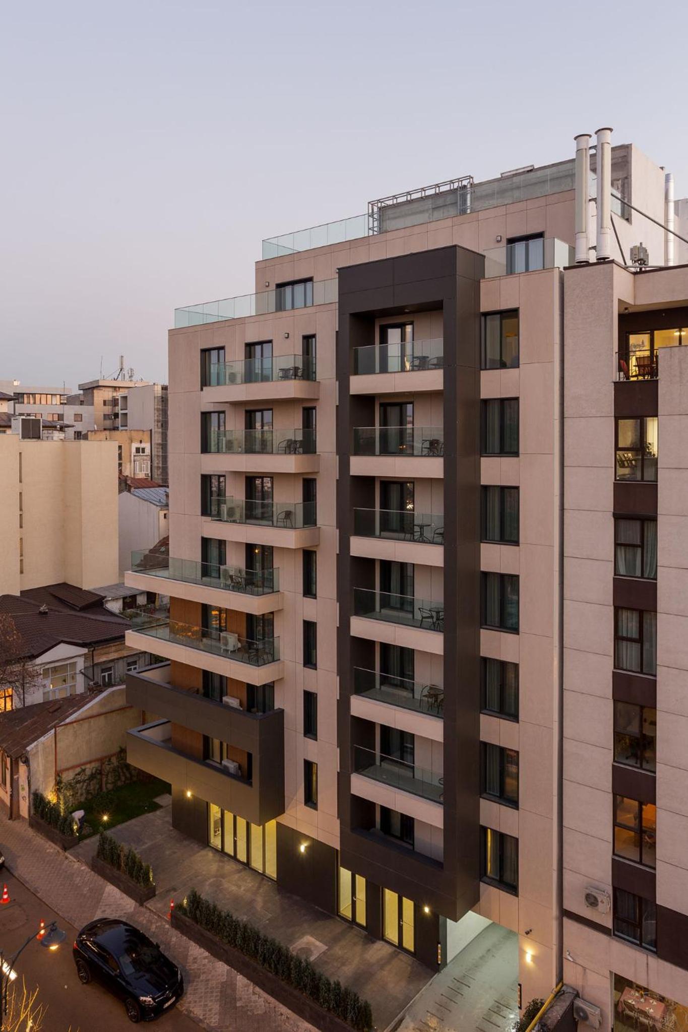 Hotel Athina Suites Hotel - Image 1