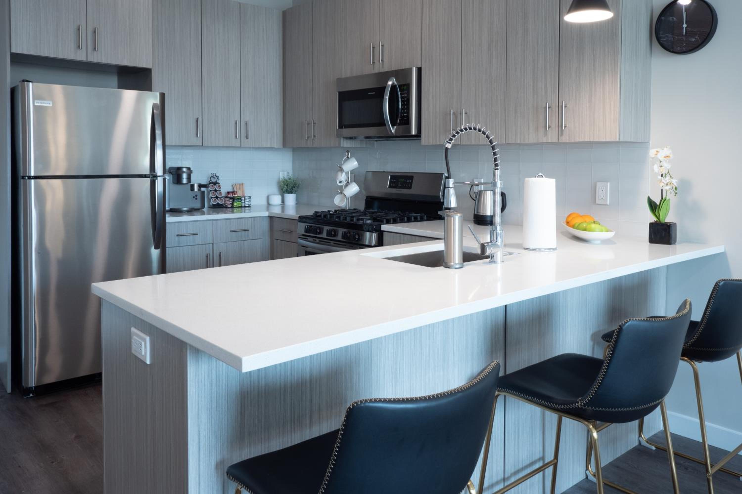 New Haven Vacations - Luxury Furnished Apartments by Hyatus Downtown at Yale - Property Image 103