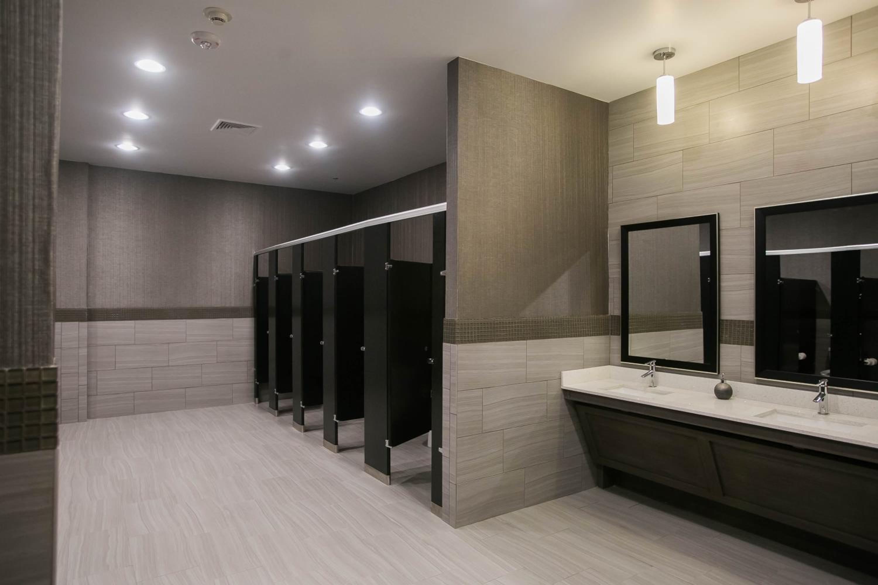 Longview Vacations - Holiday Inn Longview - North, an IHG Hotel - Property Image 2