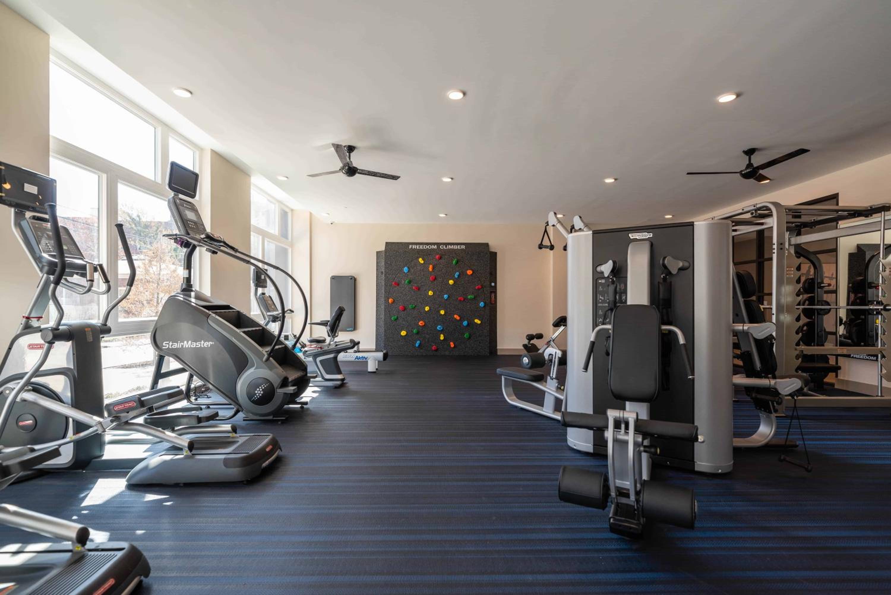 New Haven Vacations - Luxury Furnished Apartments by Hyatus Downtown at Yale - Property Image 88