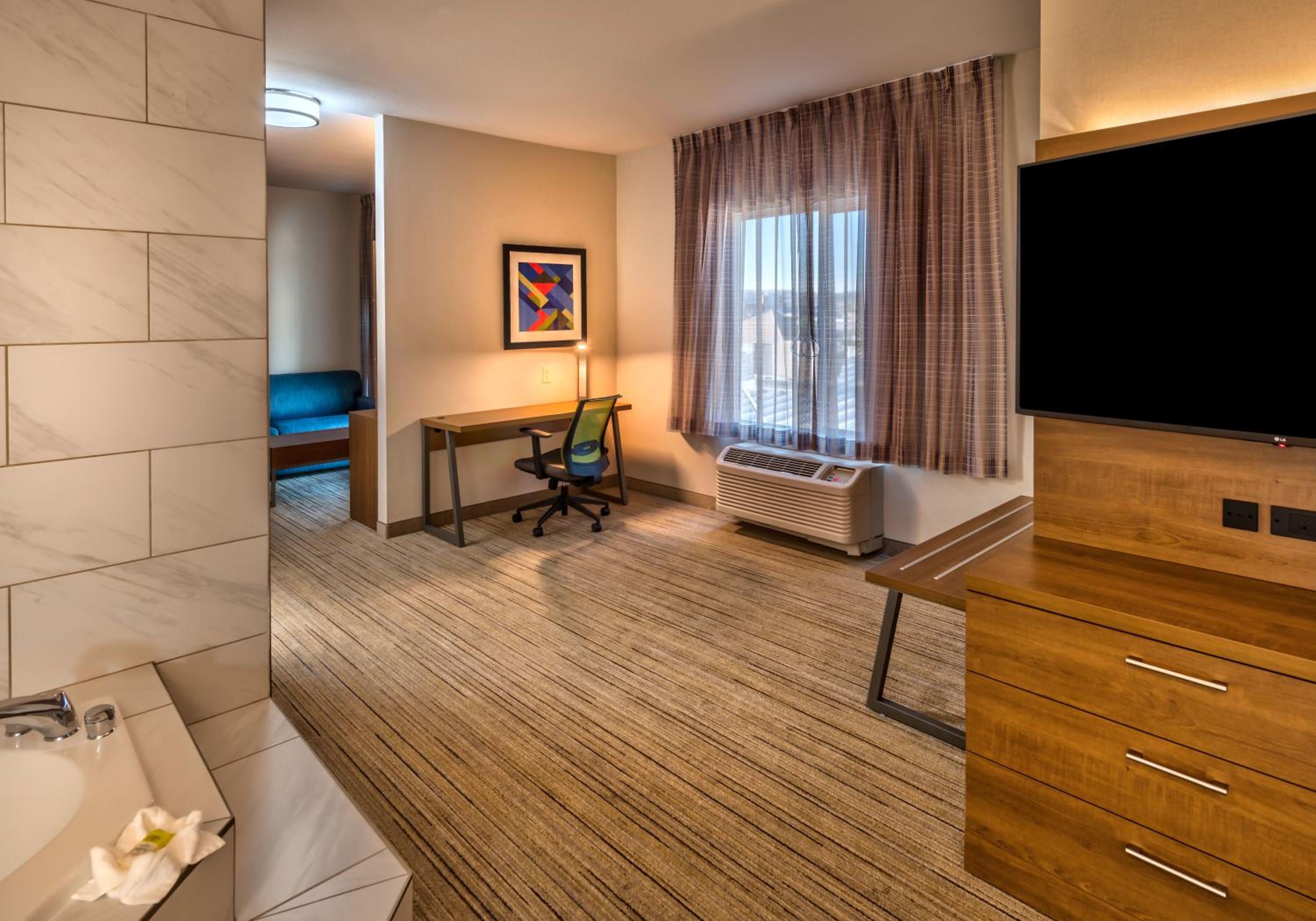 Reno Vacations - Holiday Inn Express Reno Airport, an IHG Hotel - Property Image 31