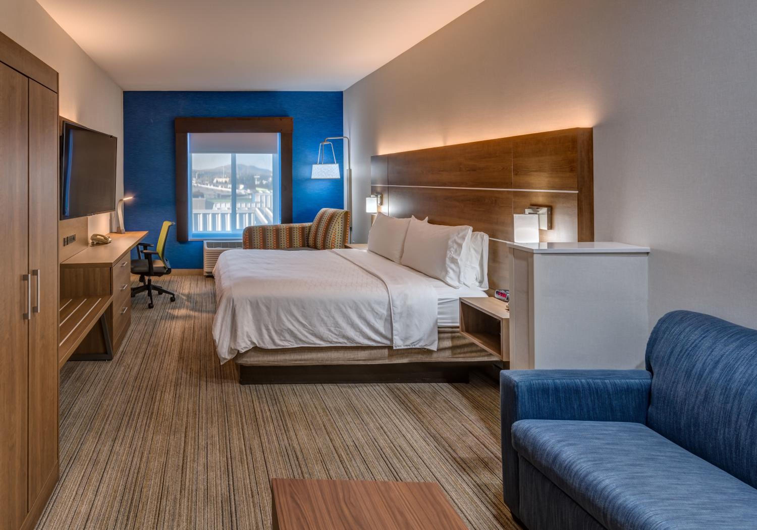 Reno Vacations - Holiday Inn Express Reno Airport, an IHG Hotel - Property Image 3