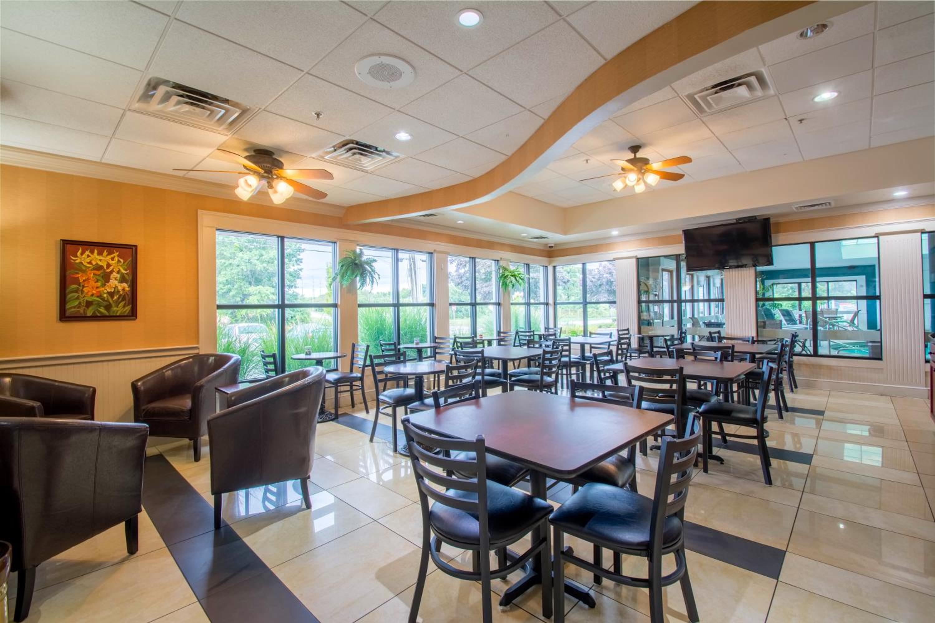 Portsmouth Vacations - Anchorage Inn and Suites - Property Image 3