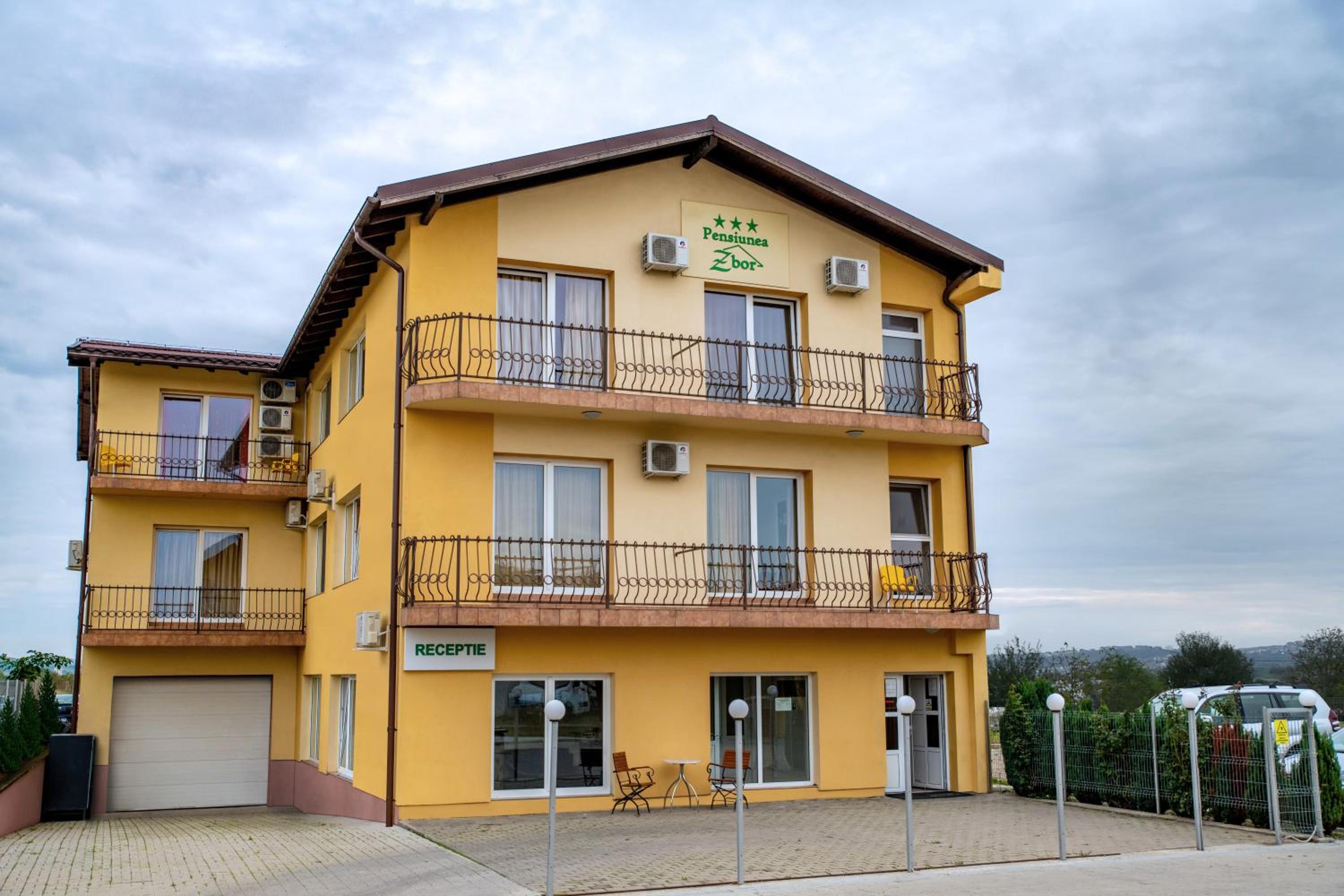 Hotel Pensiunea Zbor - Image 1