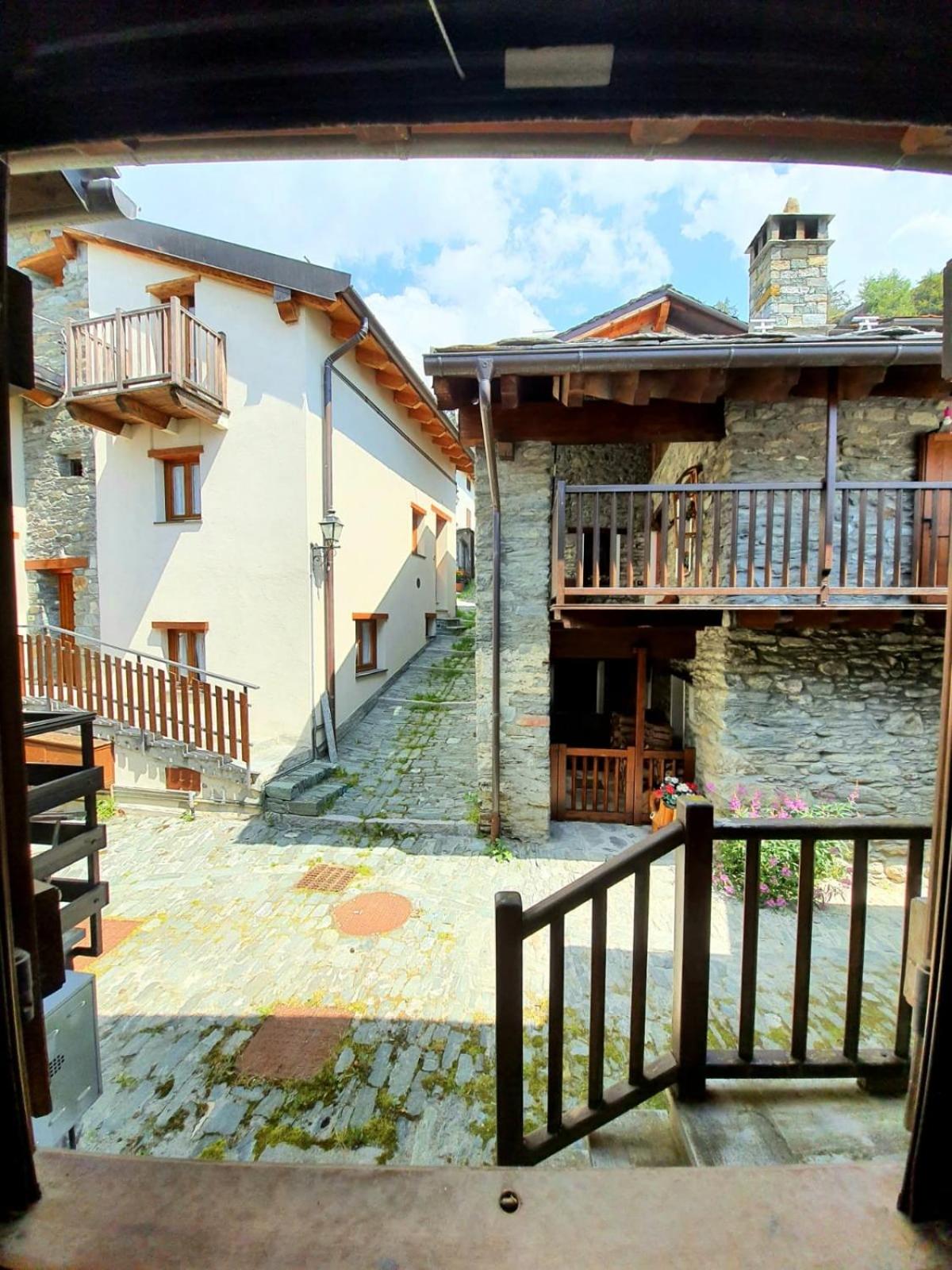 Maison de Neige #Bluchalet view 3