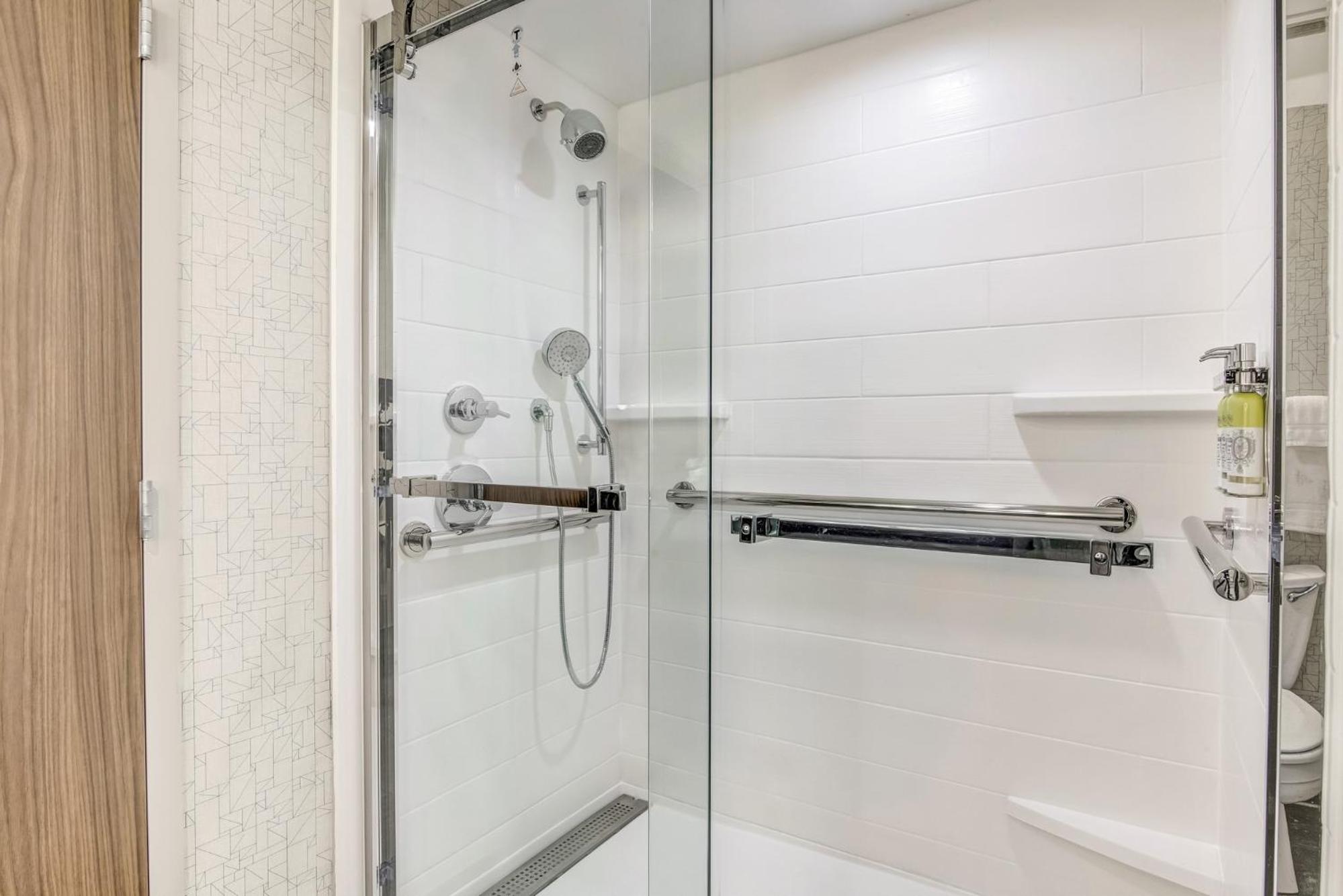 Longview Vacations - Holiday Inn Express Suites Longview North, an IHG Hotel - Property Image 79