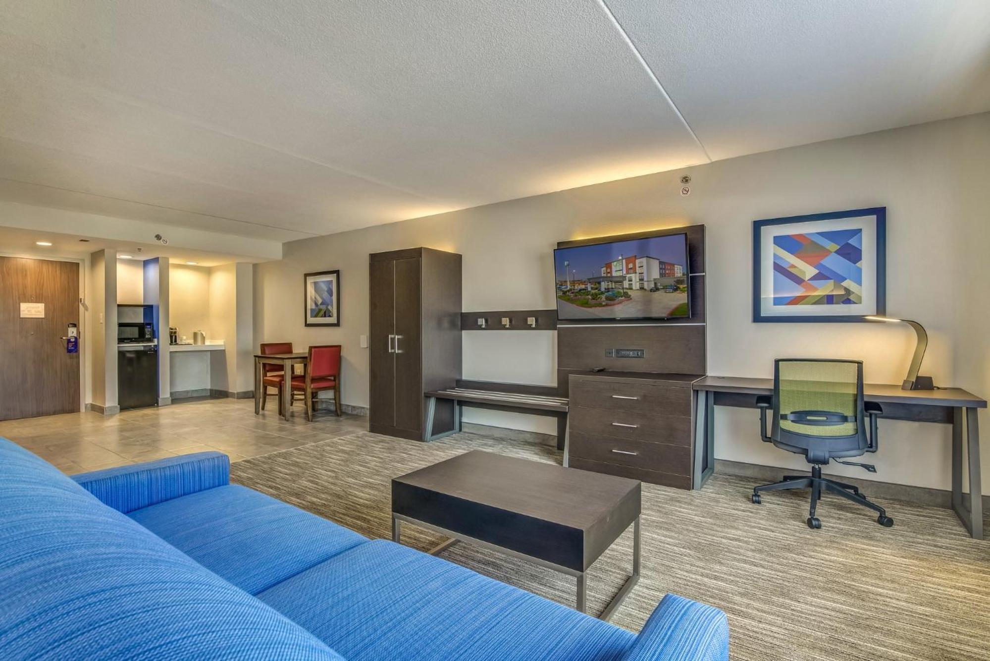 Longview Vacations - Holiday Inn Express Suites Longview North, an IHG Hotel - Property Image 81