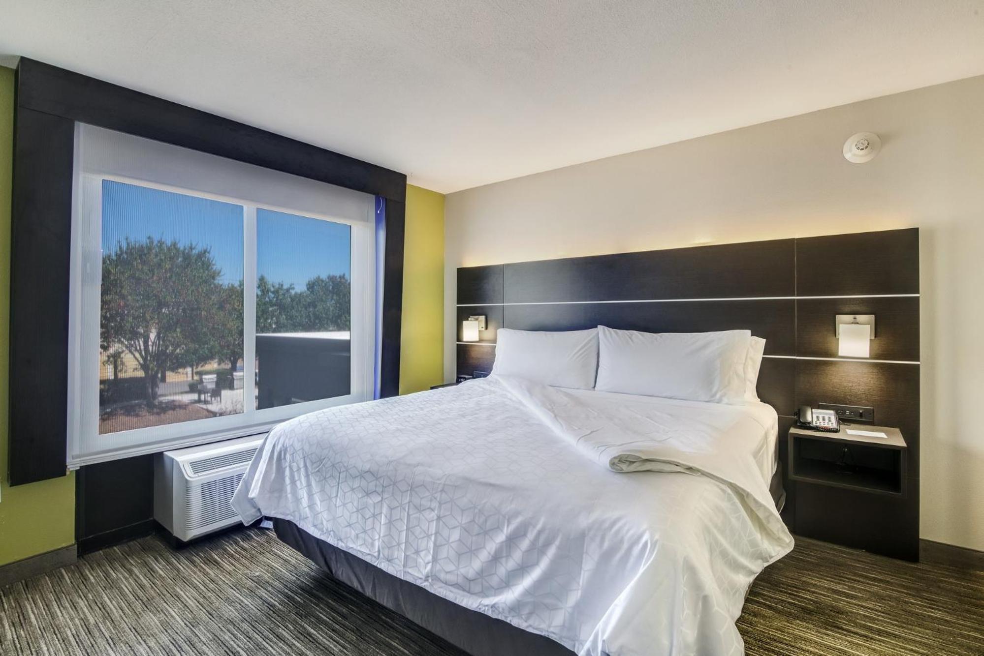 Longview Vacations - Holiday Inn Express Suites Longview North, an IHG Hotel - Property Image 82