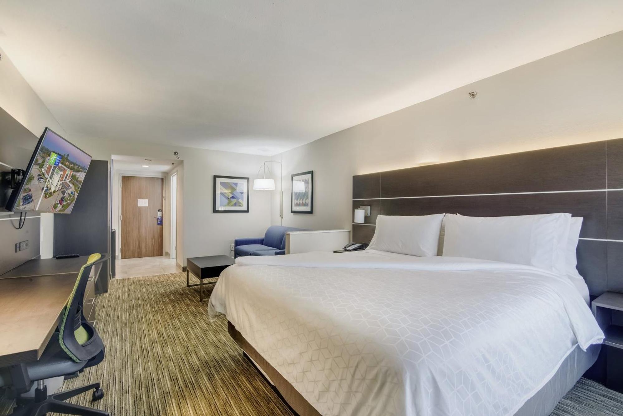 Longview Vacations - Holiday Inn Express Suites Longview North, an IHG Hotel - Property Image 74
