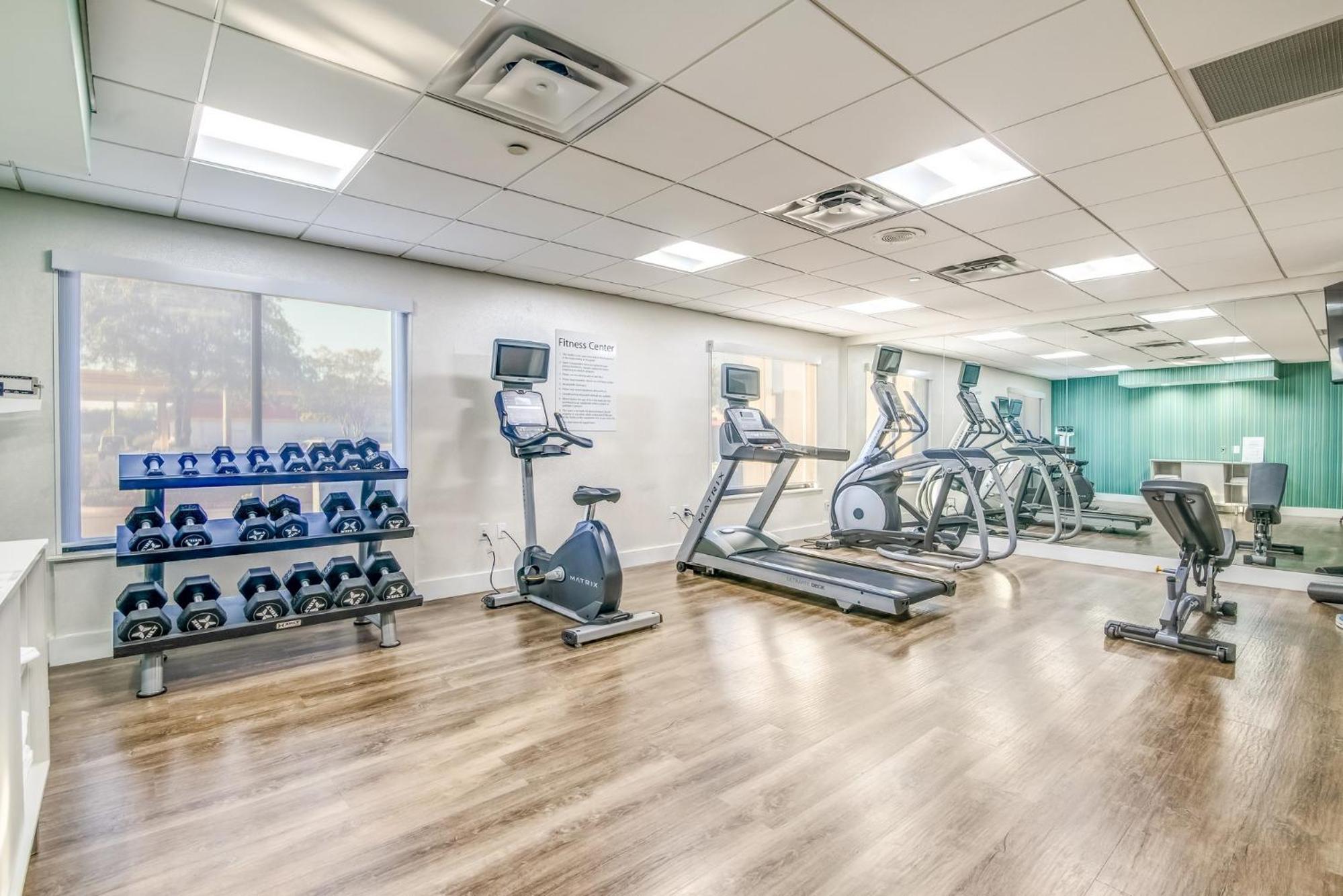 Longview Vacations - Holiday Inn Express Suites Longview North, an IHG Hotel - Property Image 9