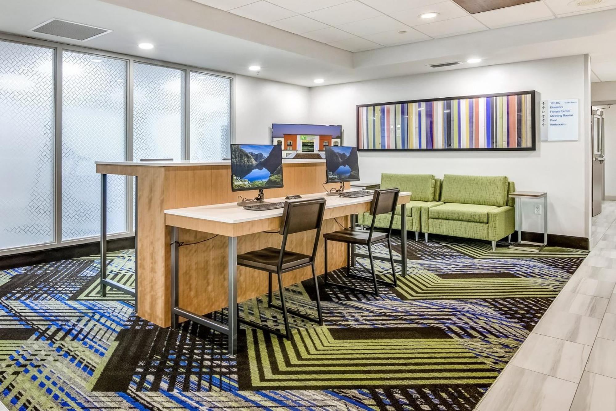 Longview Vacations - Holiday Inn Express Suites Longview North, an IHG Hotel - Property Image 10
