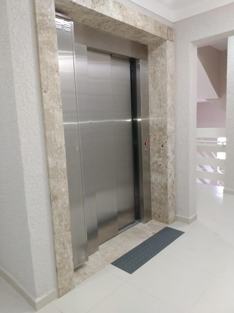 NORTH PARADISE 309- Duplex