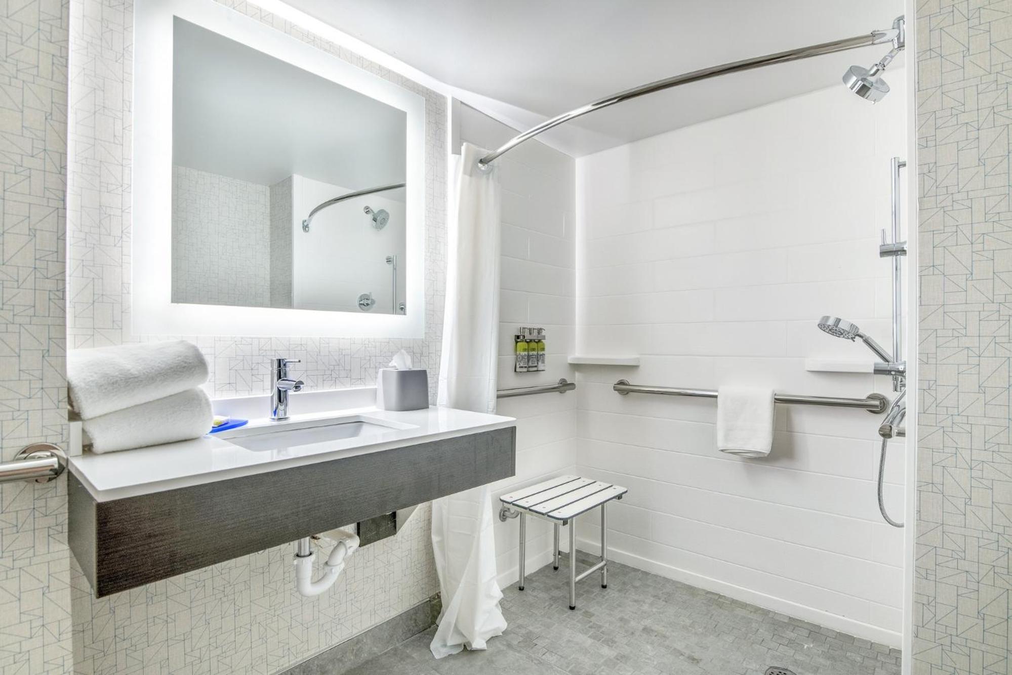 Longview Vacations - Holiday Inn Express Suites Longview North, an IHG Hotel - Property Image 71