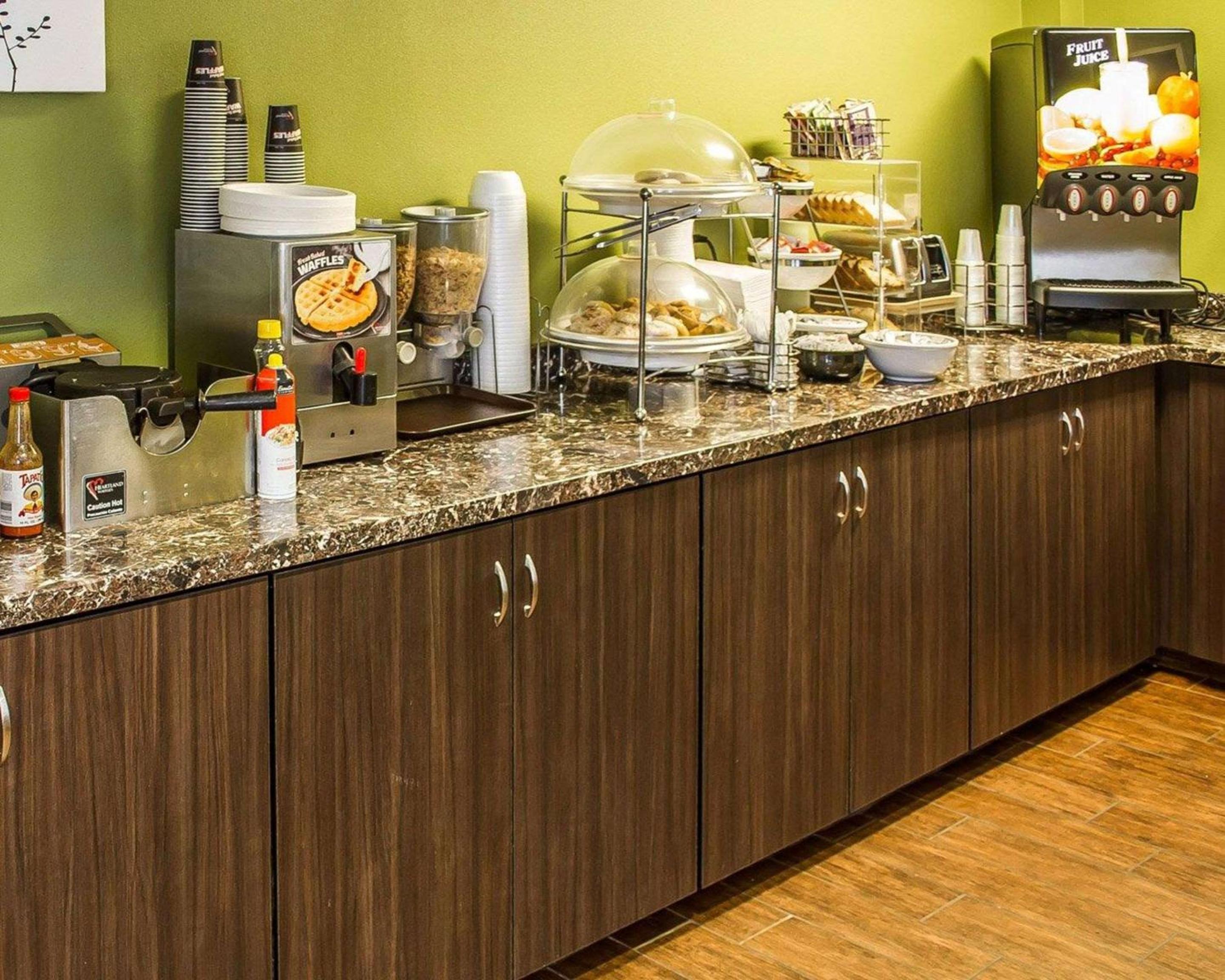 Roseburg Vacations - Sleep Inn  Suites Roseburg North Near Medical Center - Property Image 5