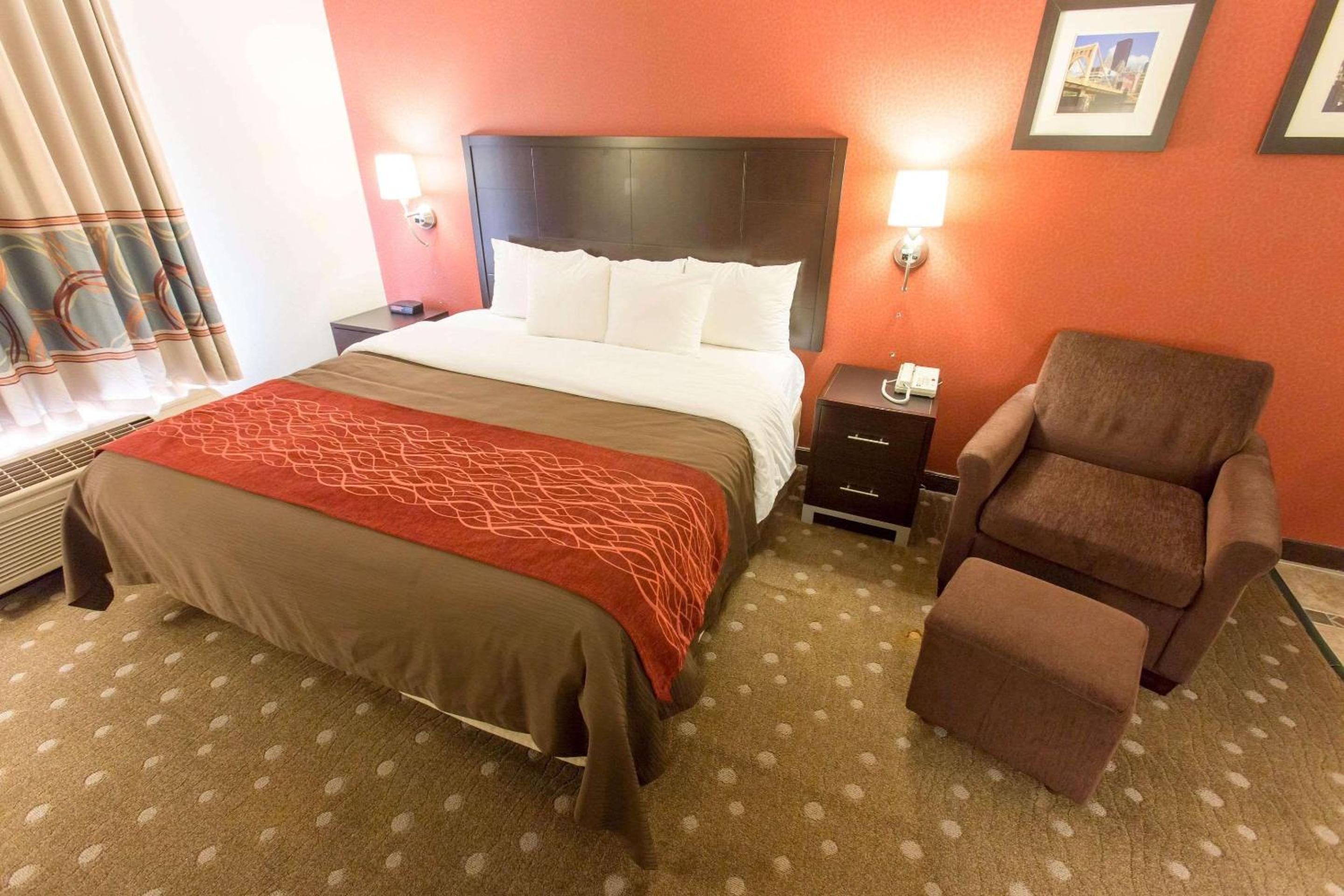 Comfort Inn Pittsburgh Crafton view 5