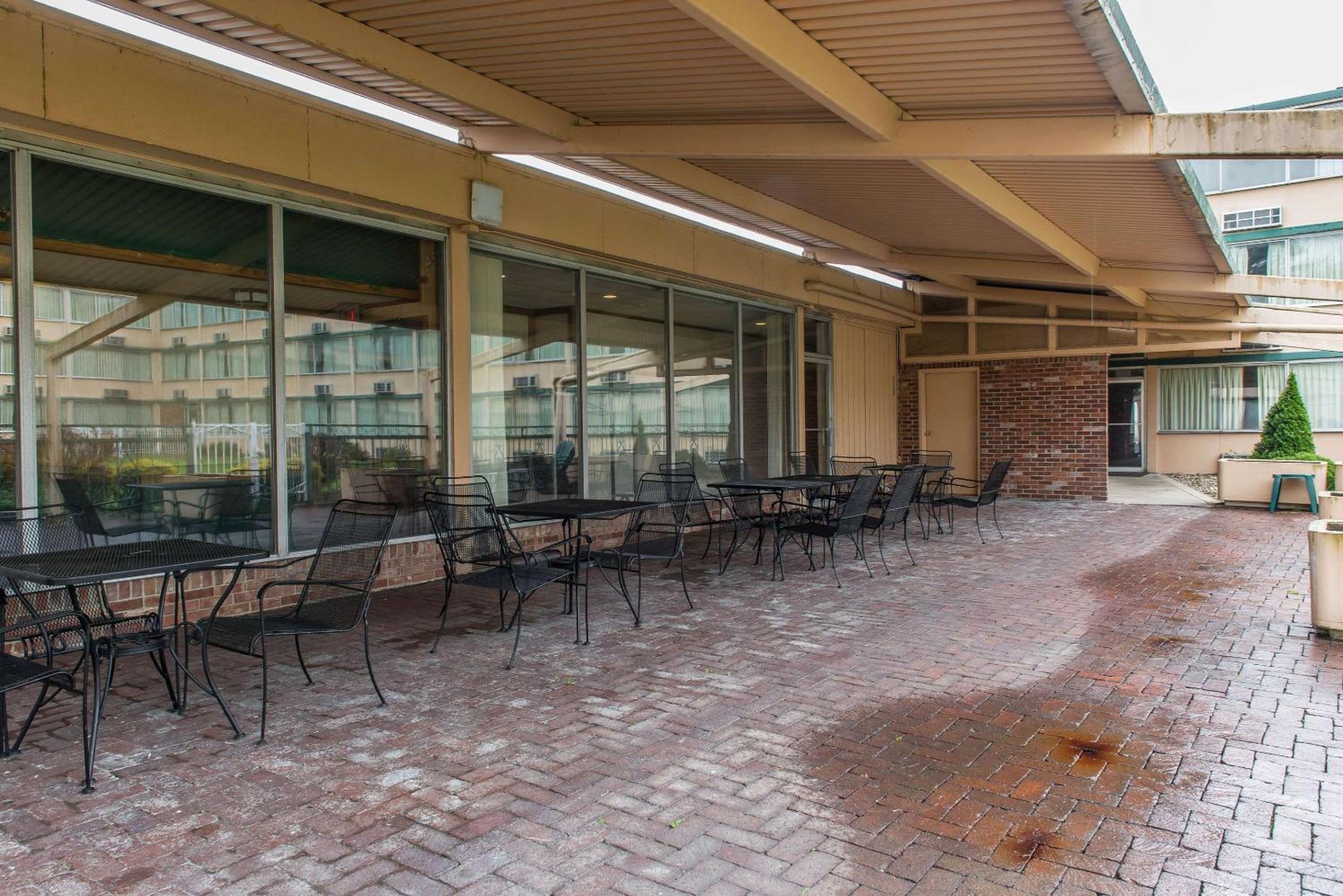 Quality Inn Hermitage South view 2