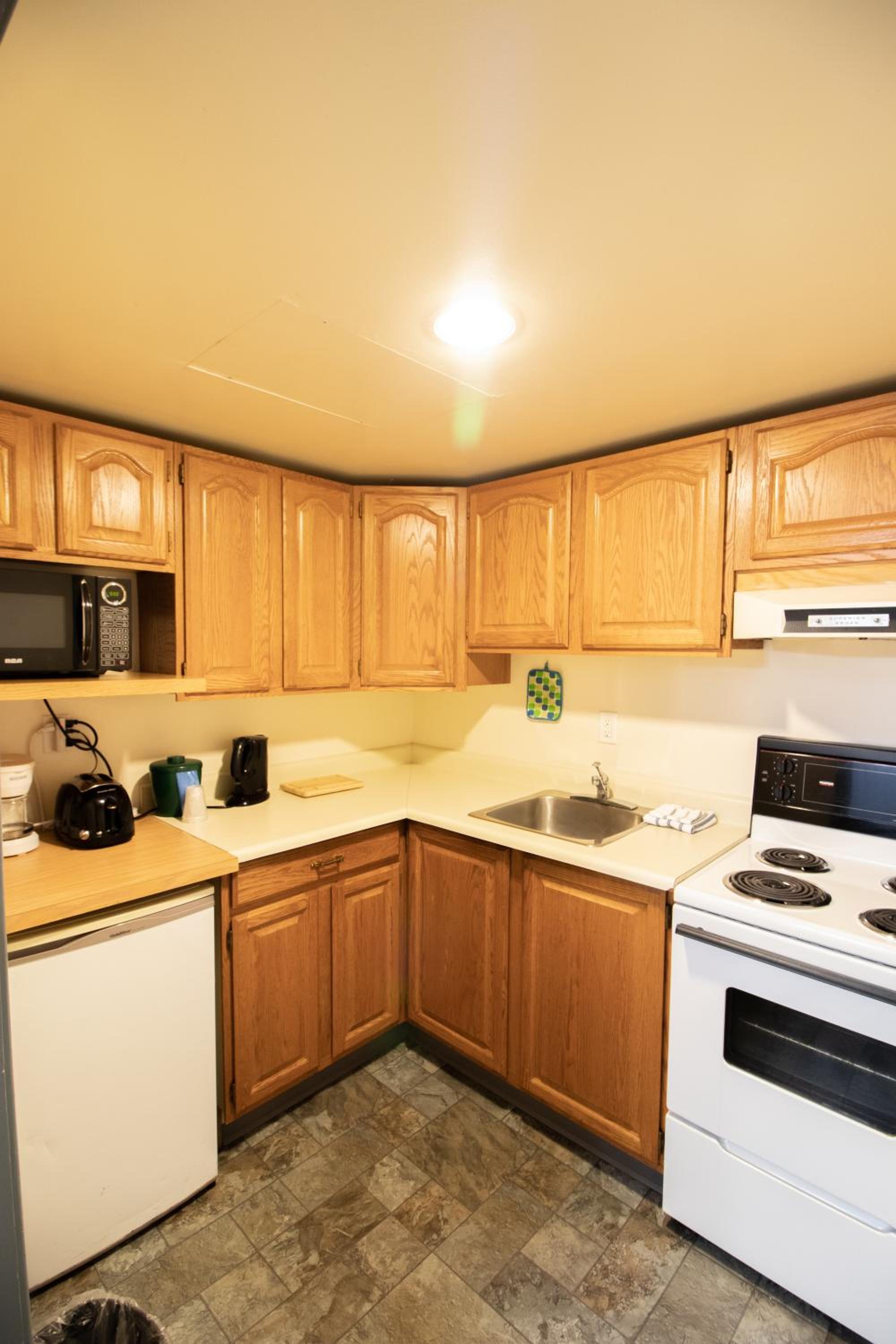 Vernon Vacations - Divya Sutra Plaza and Conference Centre, Vernon, BC - Property Image 68