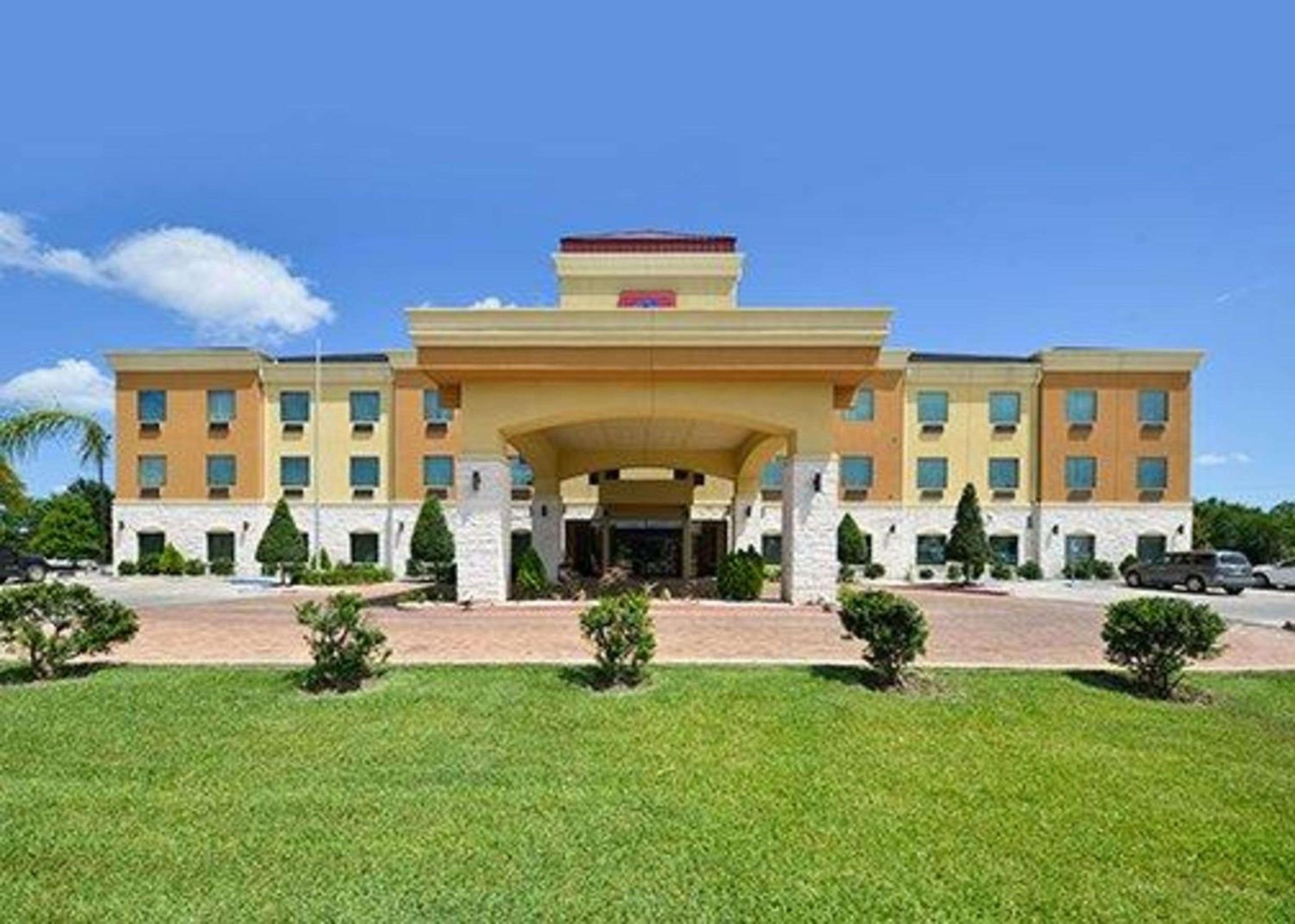 Bay City Vacations - Comfort Suites - Property Image 1