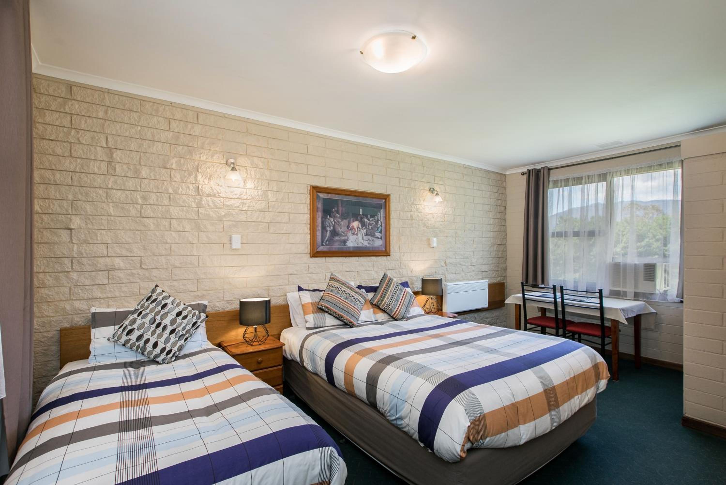 Allamar Motel