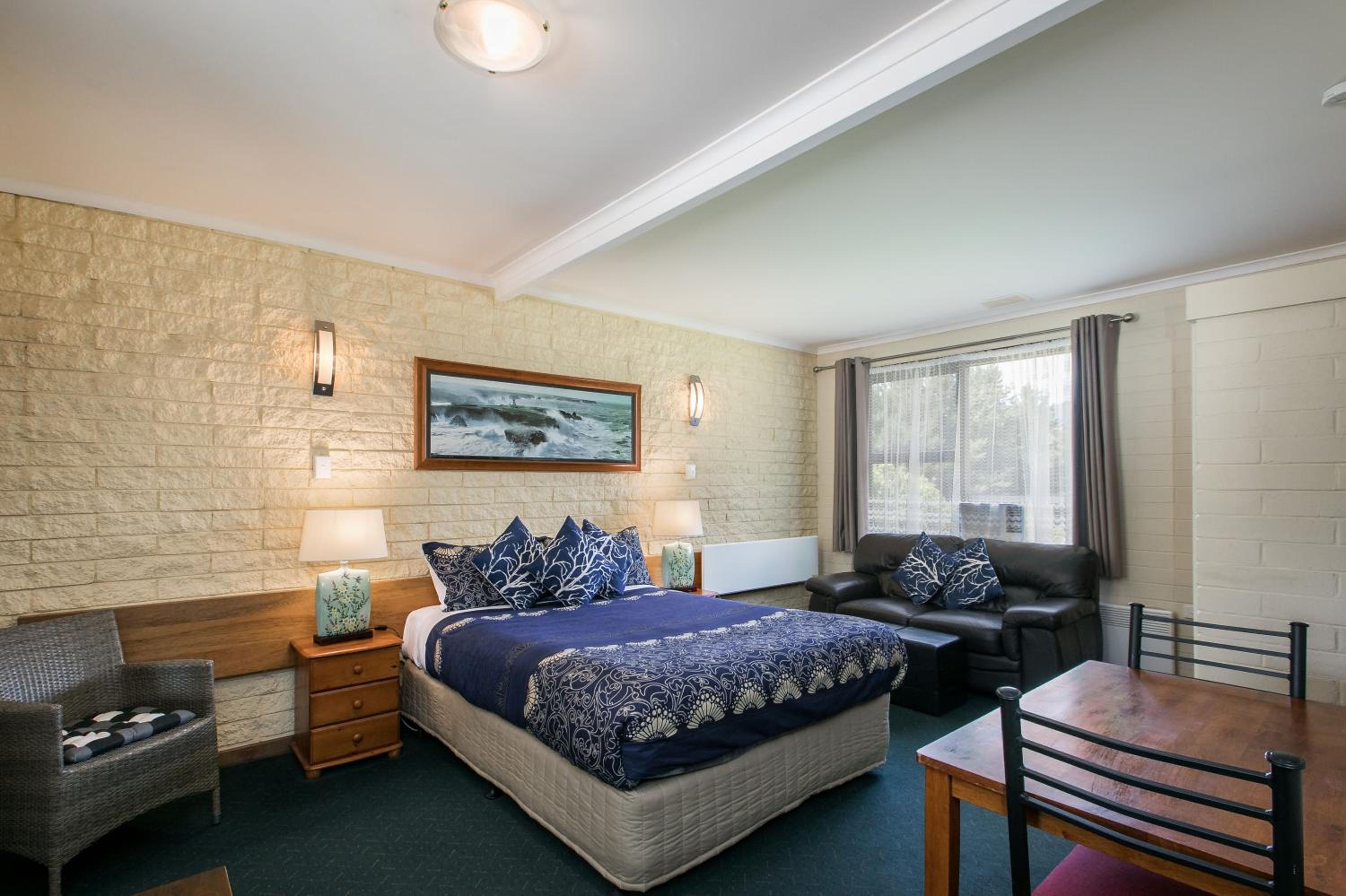 Allamar Motel
