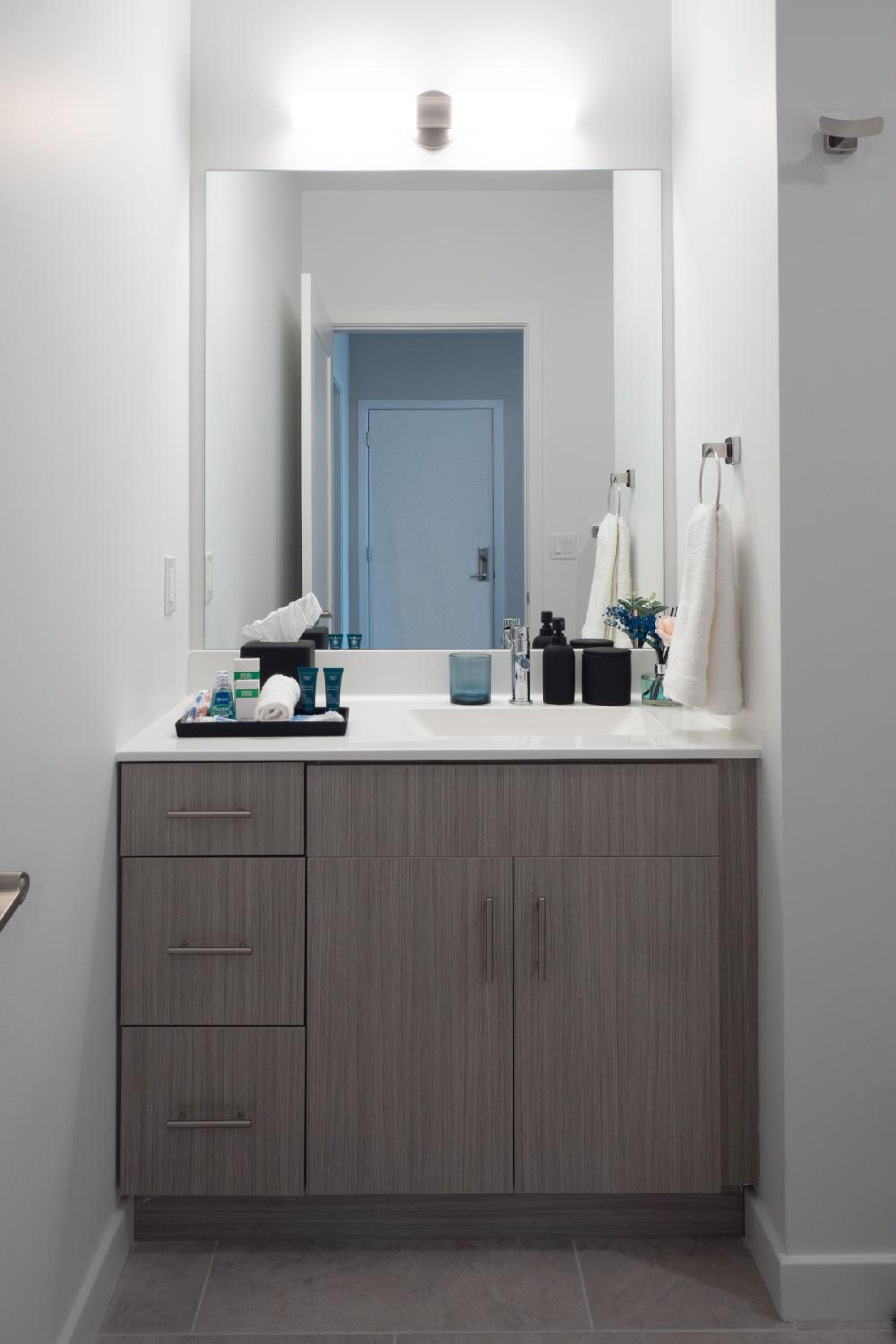 New Haven Vacations - Luxury Furnished Apartments by Hyatus Downtown at Yale - Property Image 76