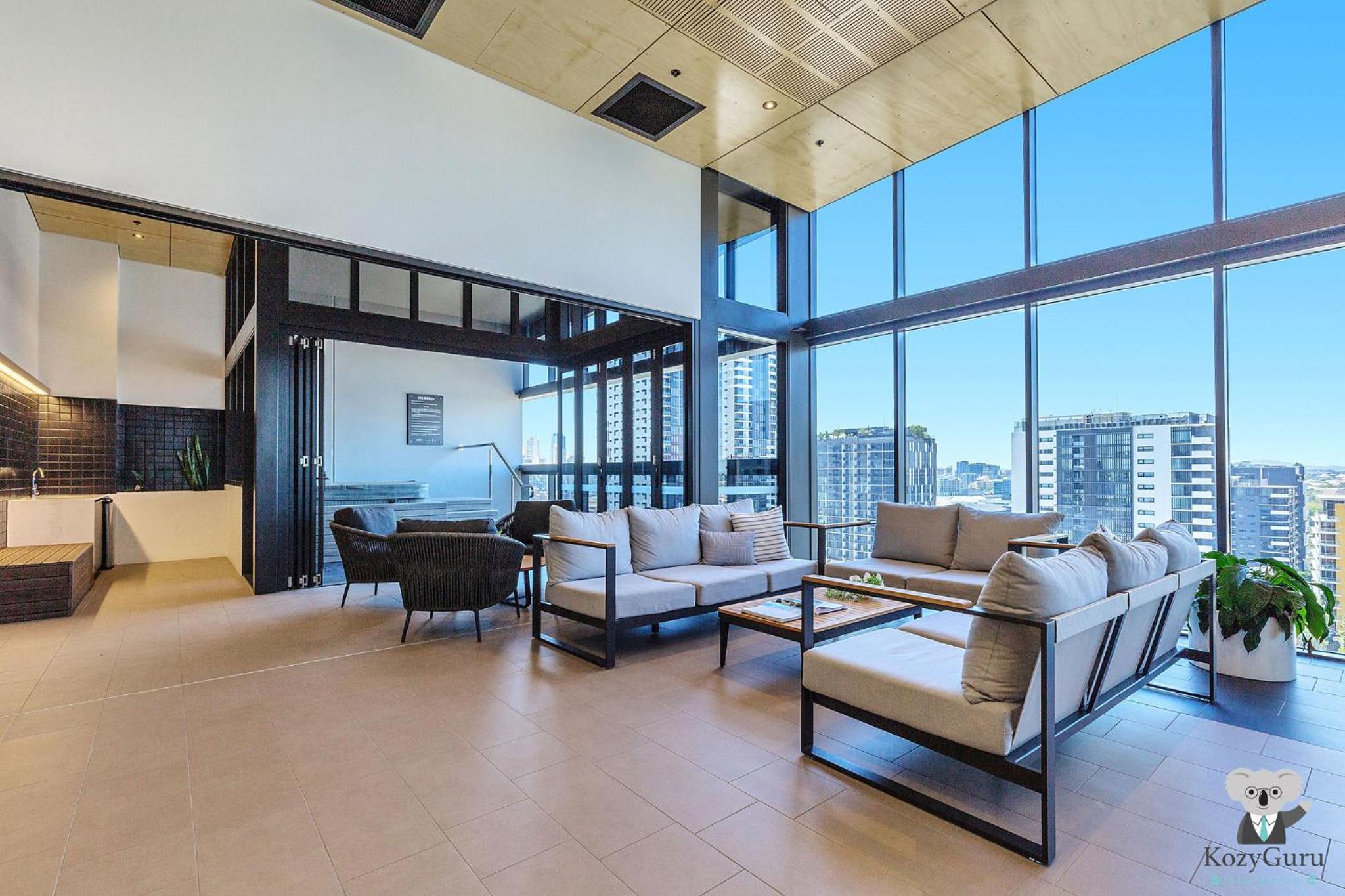 KOZYGURU SOUTH BRISBANE KOZY 1BED APT + FREE PARKING QSB001